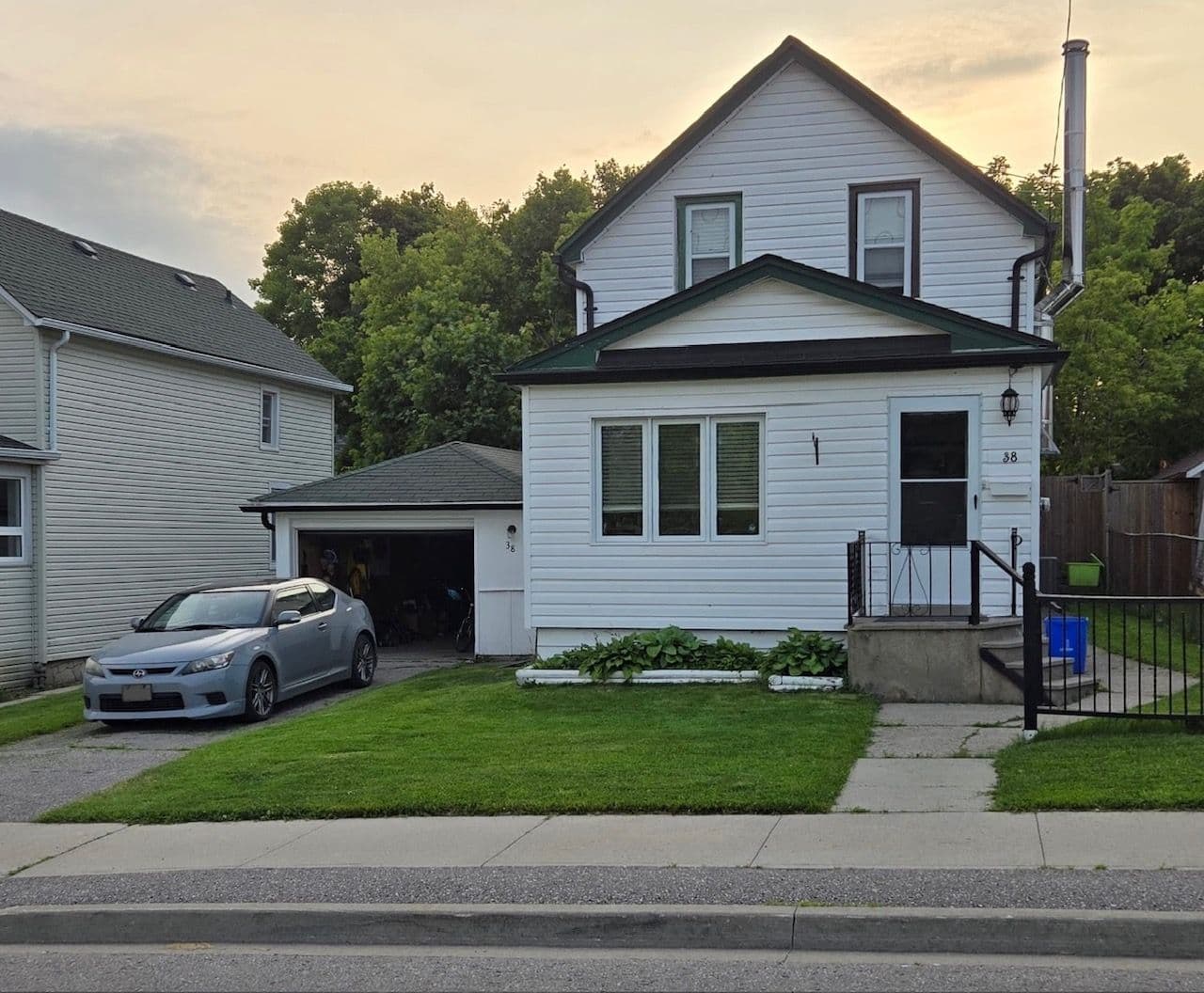 38 Frank Street, Oshawa, ON L1H 3T5