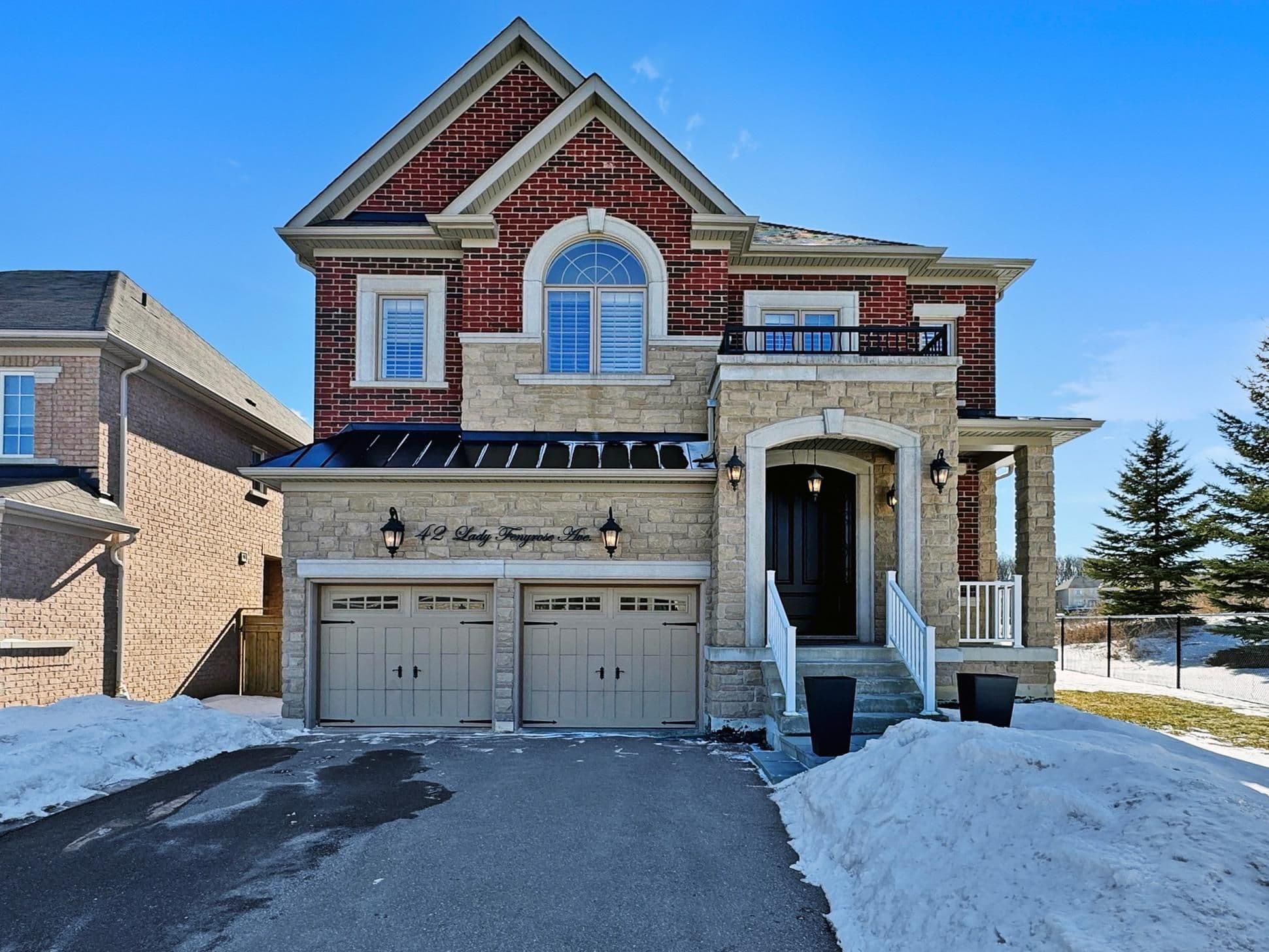42 Lady Fenyrose Avenue, Vaughan, ON L6A 0E2