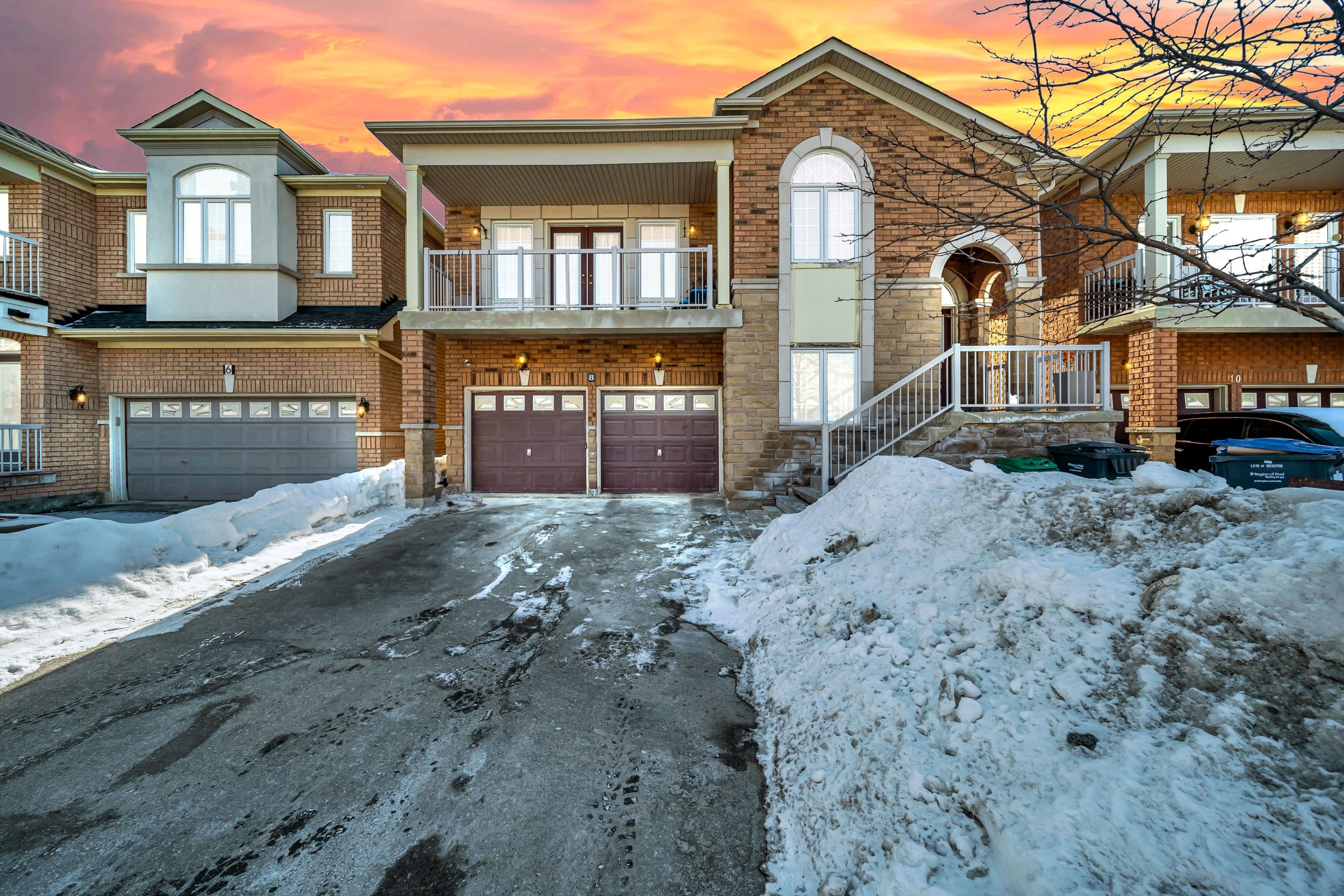 8 Atira Avenue, Brampton, ON L7A 3T3