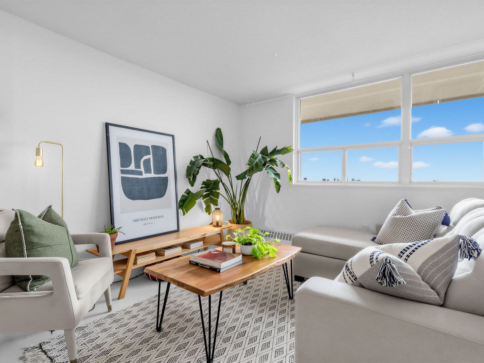 541 Blackthorn Avenue 1210, Toronto W03, ON M6M 5A6