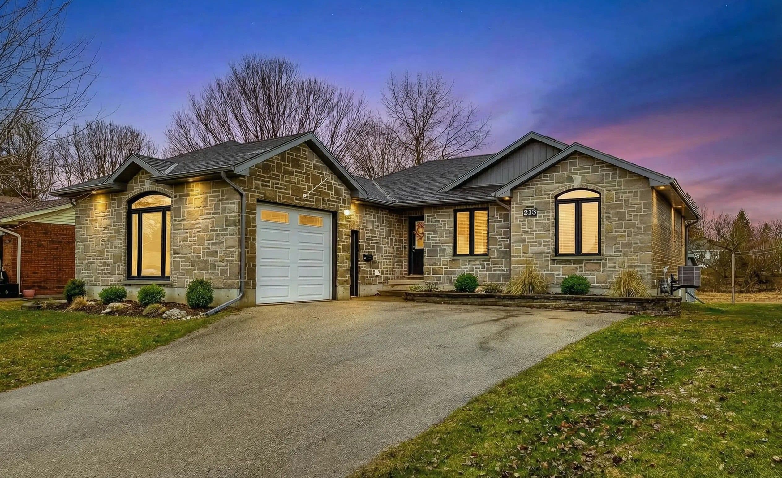 213 John Street S, Minto, ON N0G 1Z0