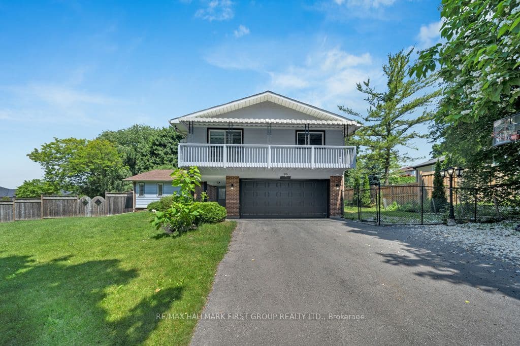890 Briarwood Drive, Oshawa, ON L1K 2A6