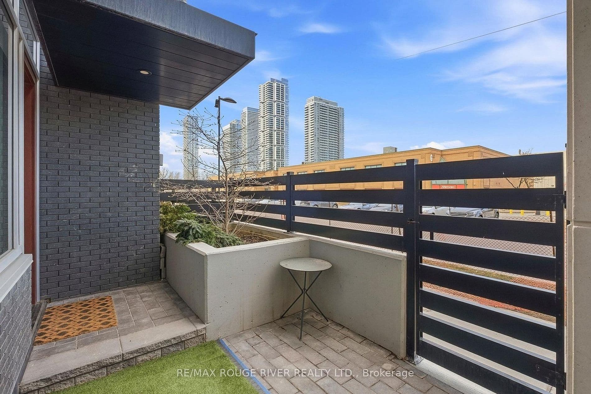 2908 Highway 7 N/A Th 104, Vaughan, ON L4K 0K5