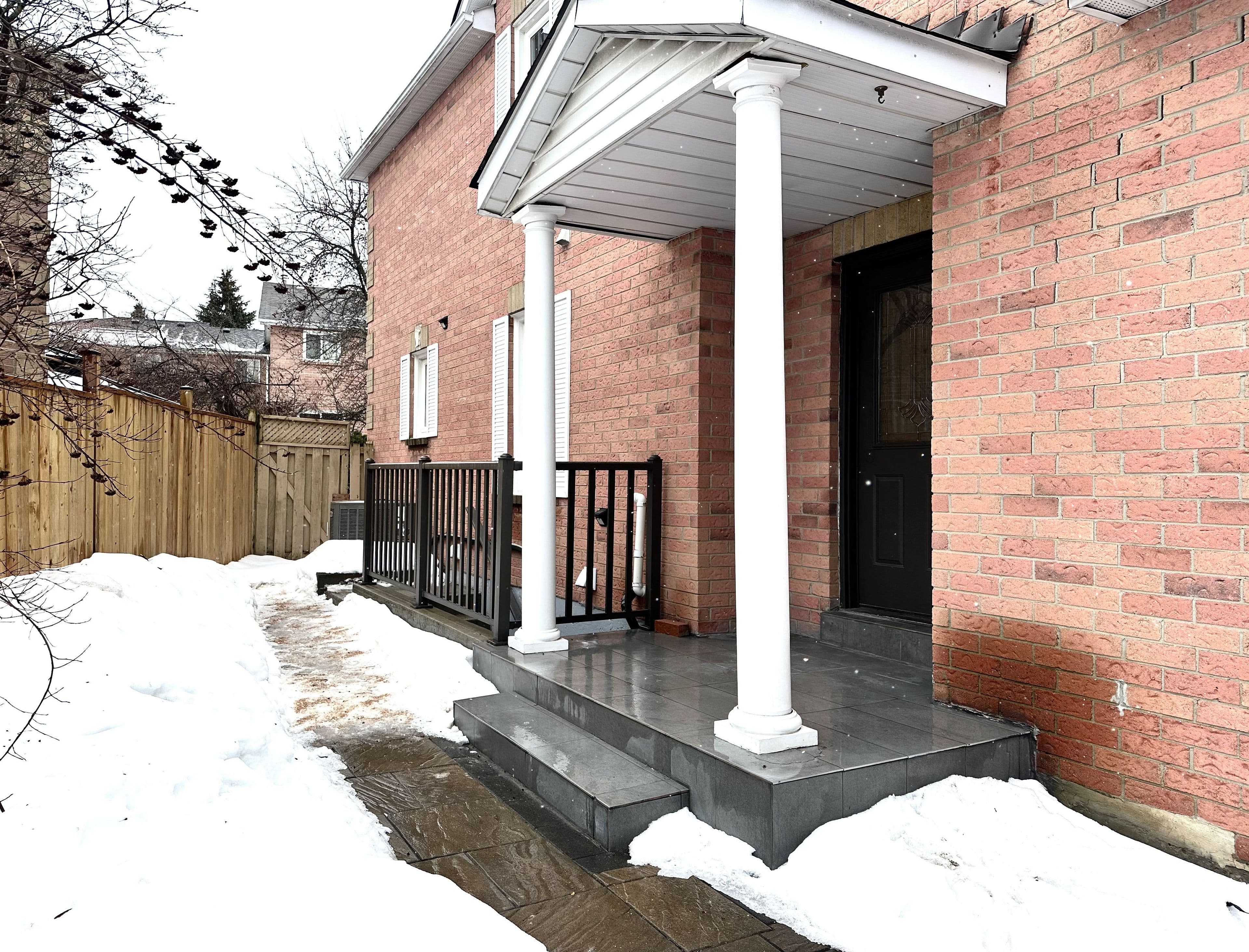 60 Steepleview Crescent Basement, Richmond Hill, ON L4C 9R3