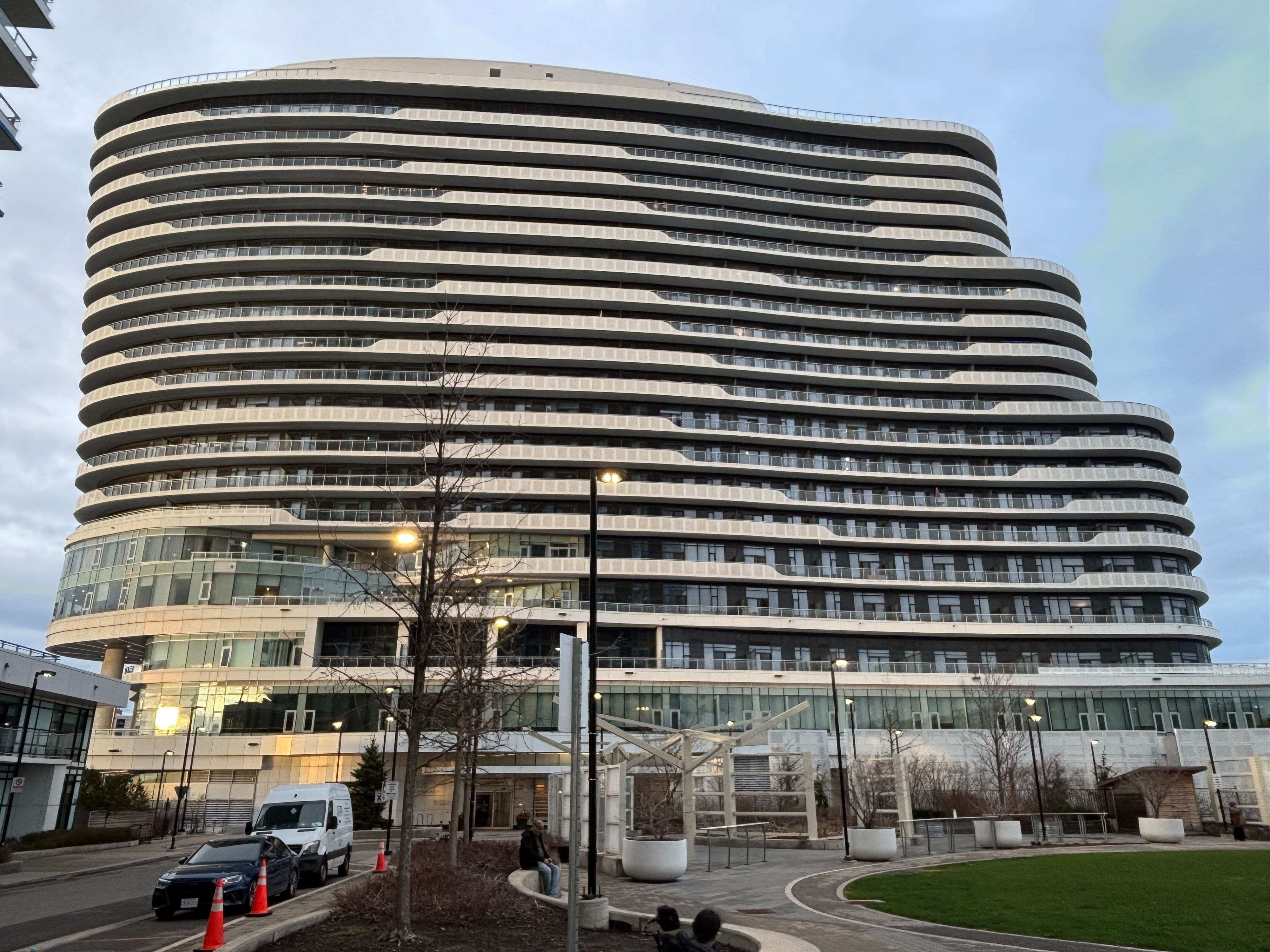2520 Eglinton Avenue W 1607, Mississauga, ON L5M 0Y2