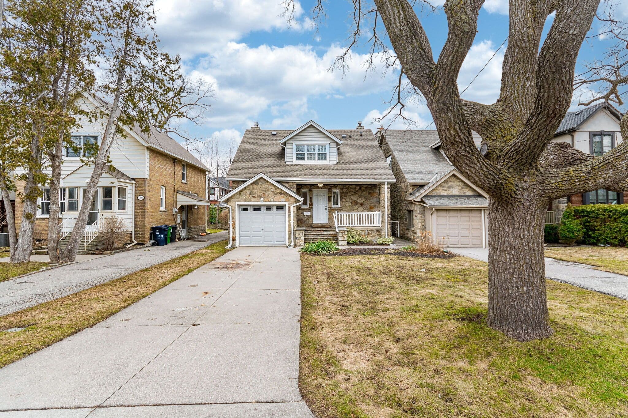 1107 Royal York Road, Toronto W08, ON M8X 2G8