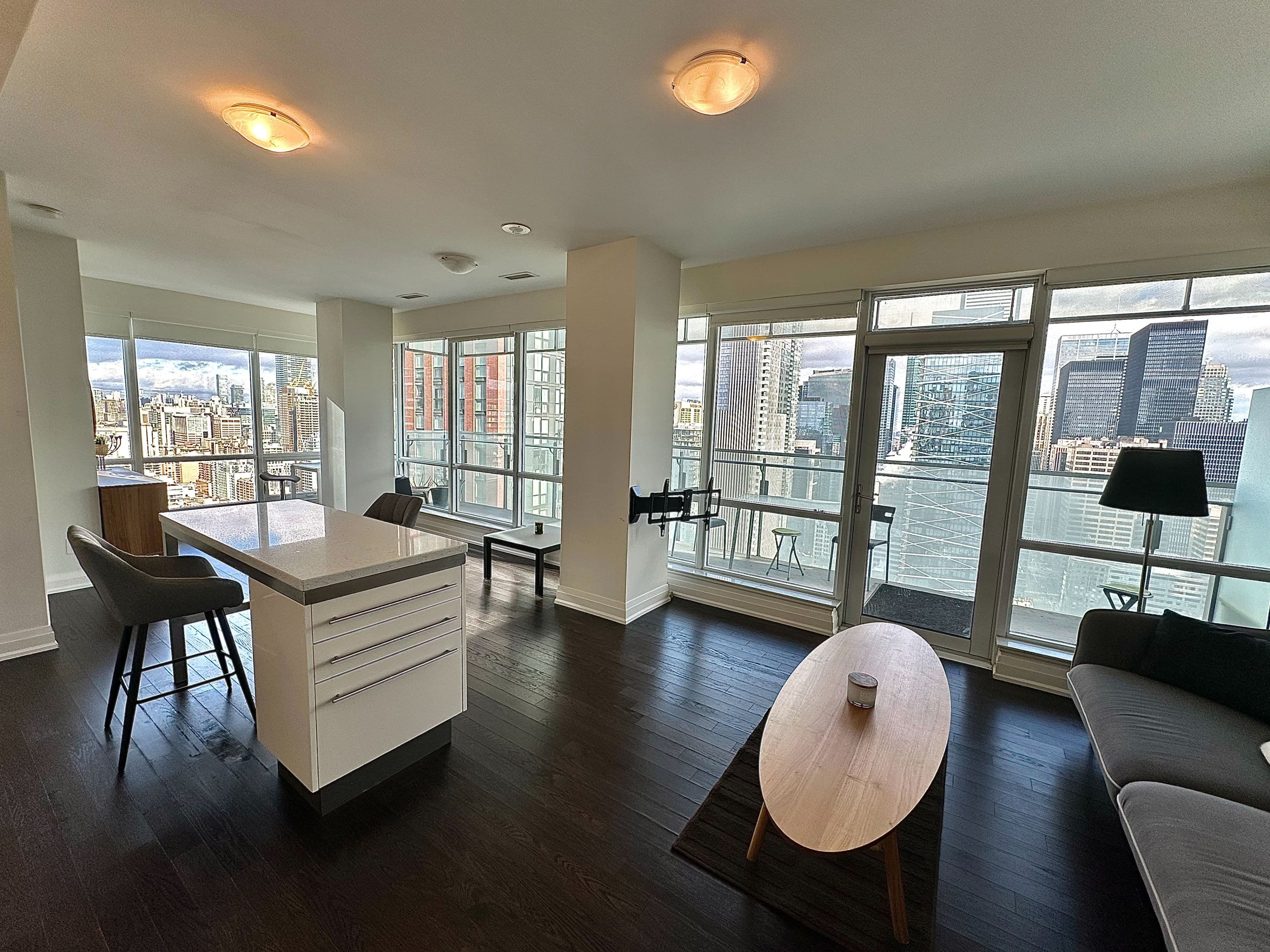 80 John Street 3708, Toronto C01, ON M5V 3X4