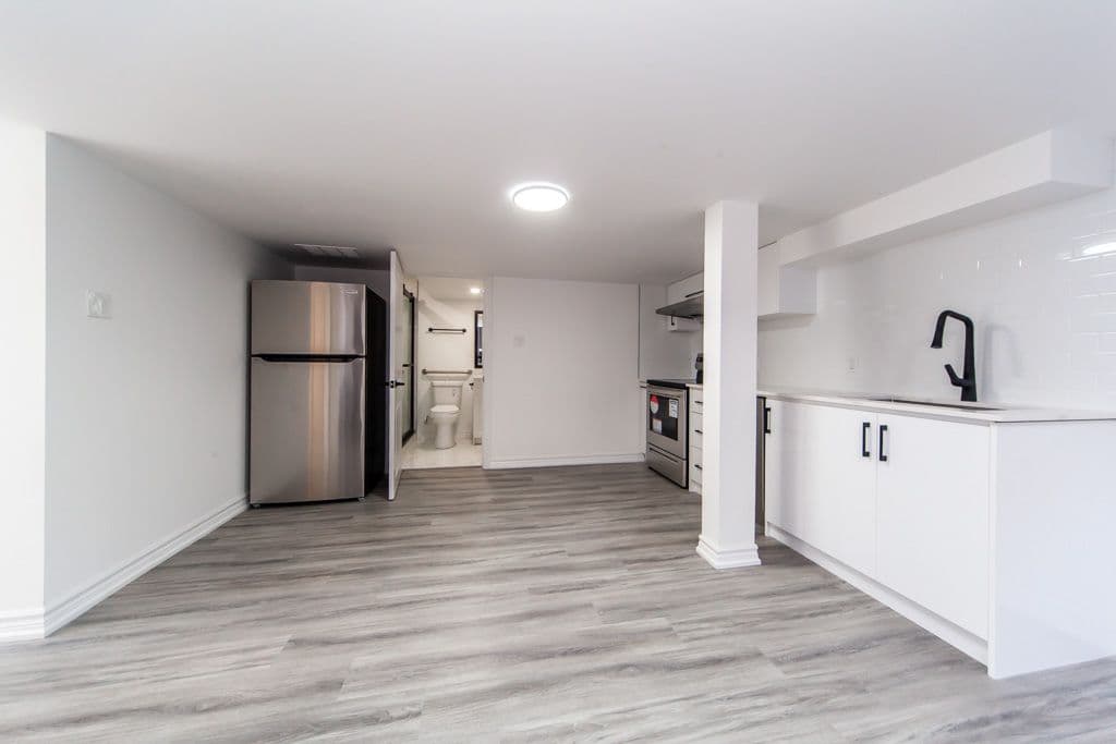 1412 Major Oaks Road Lower, Pickering, ON L1X 2T2