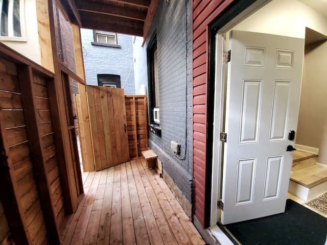 210 Wilson Street C, Hamilton, ON L8R 1E5