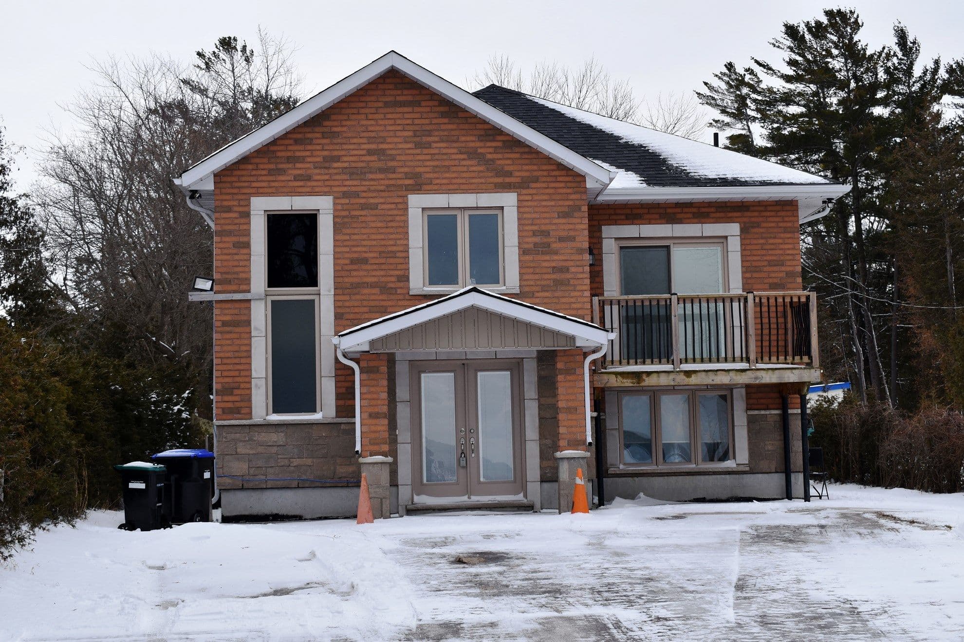 332 Coastline Drive Studio suite, Wasaga Beach, ON L9Z 2Y7