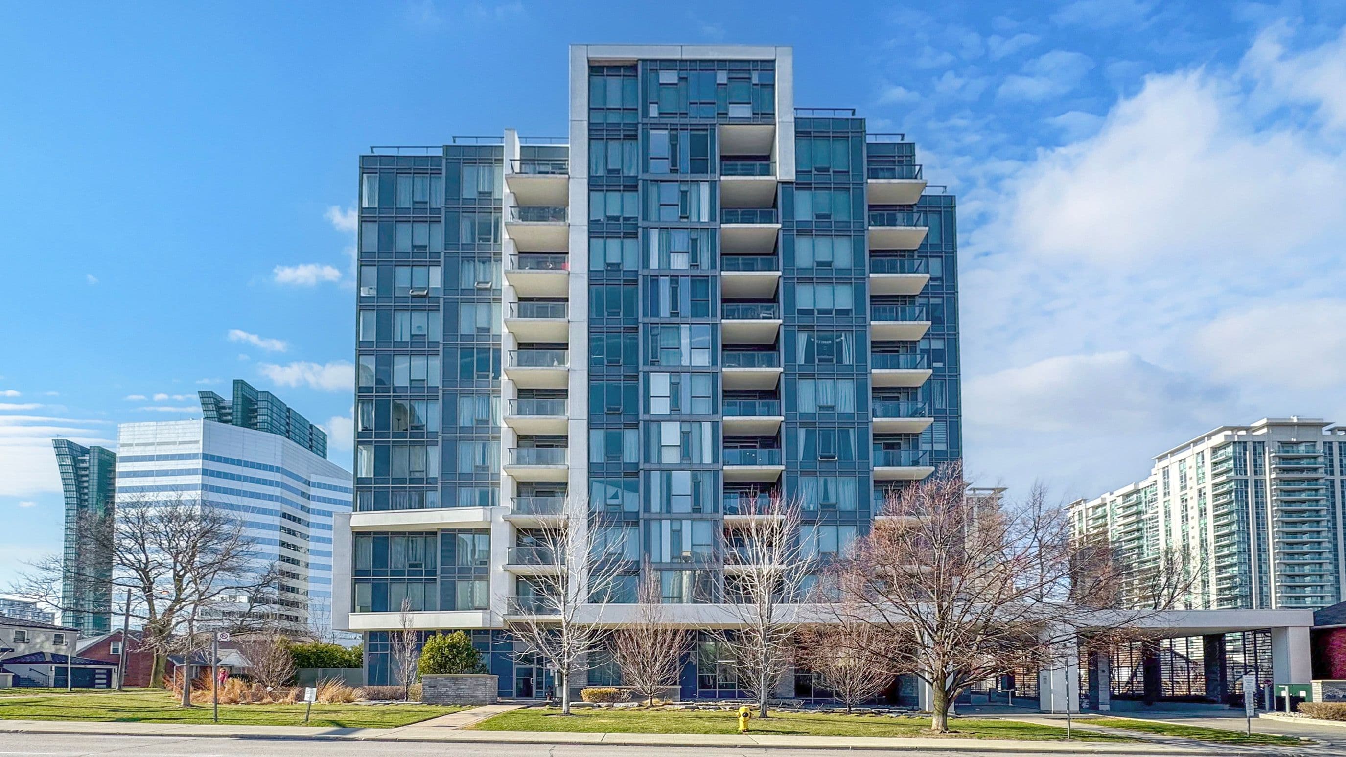 28 Avondale Avenue 1102, Toronto C14, ON M2N 0K2