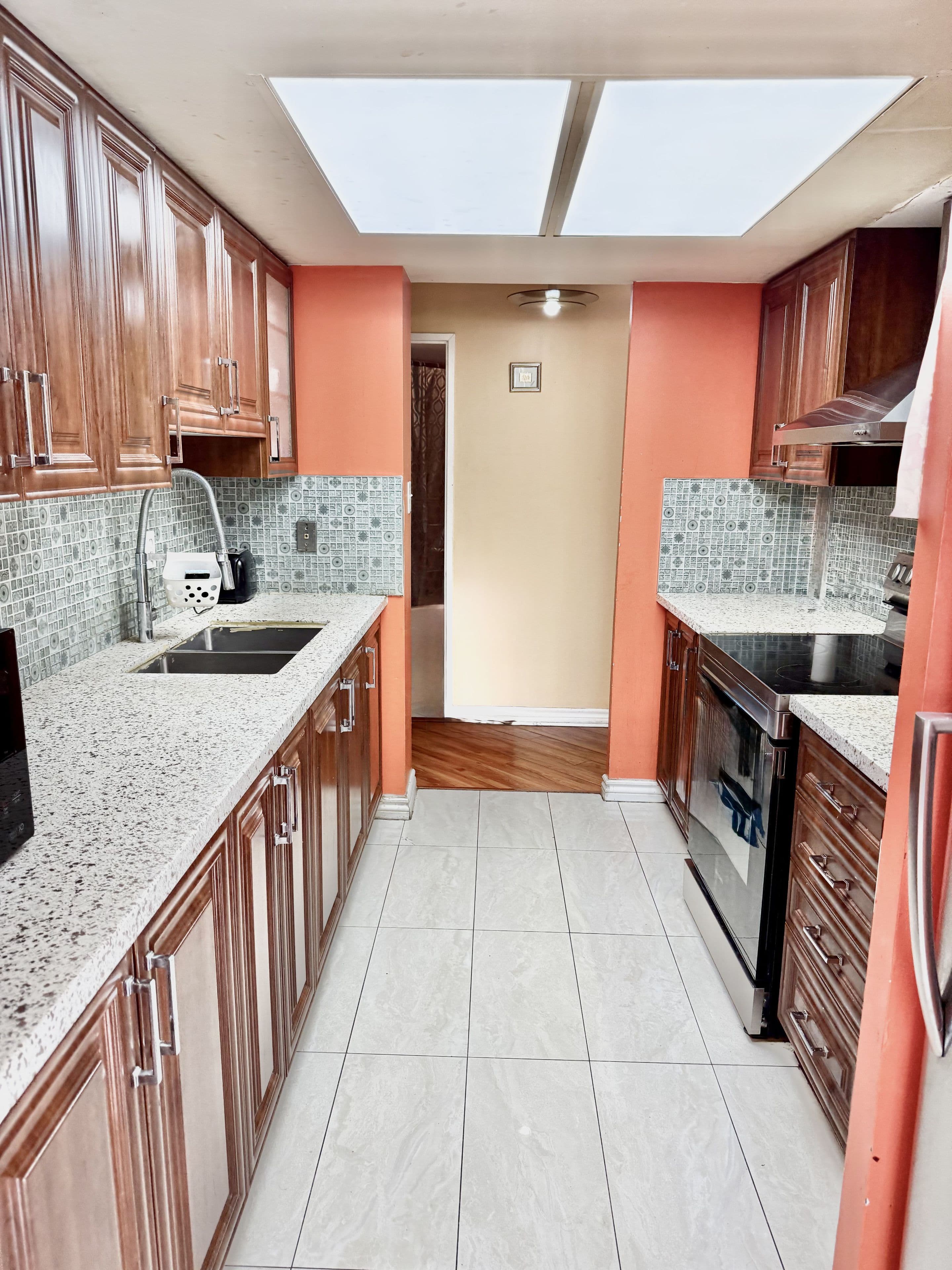 1 Rowntree Road 114, Toronto W10, ON M9V 5G7