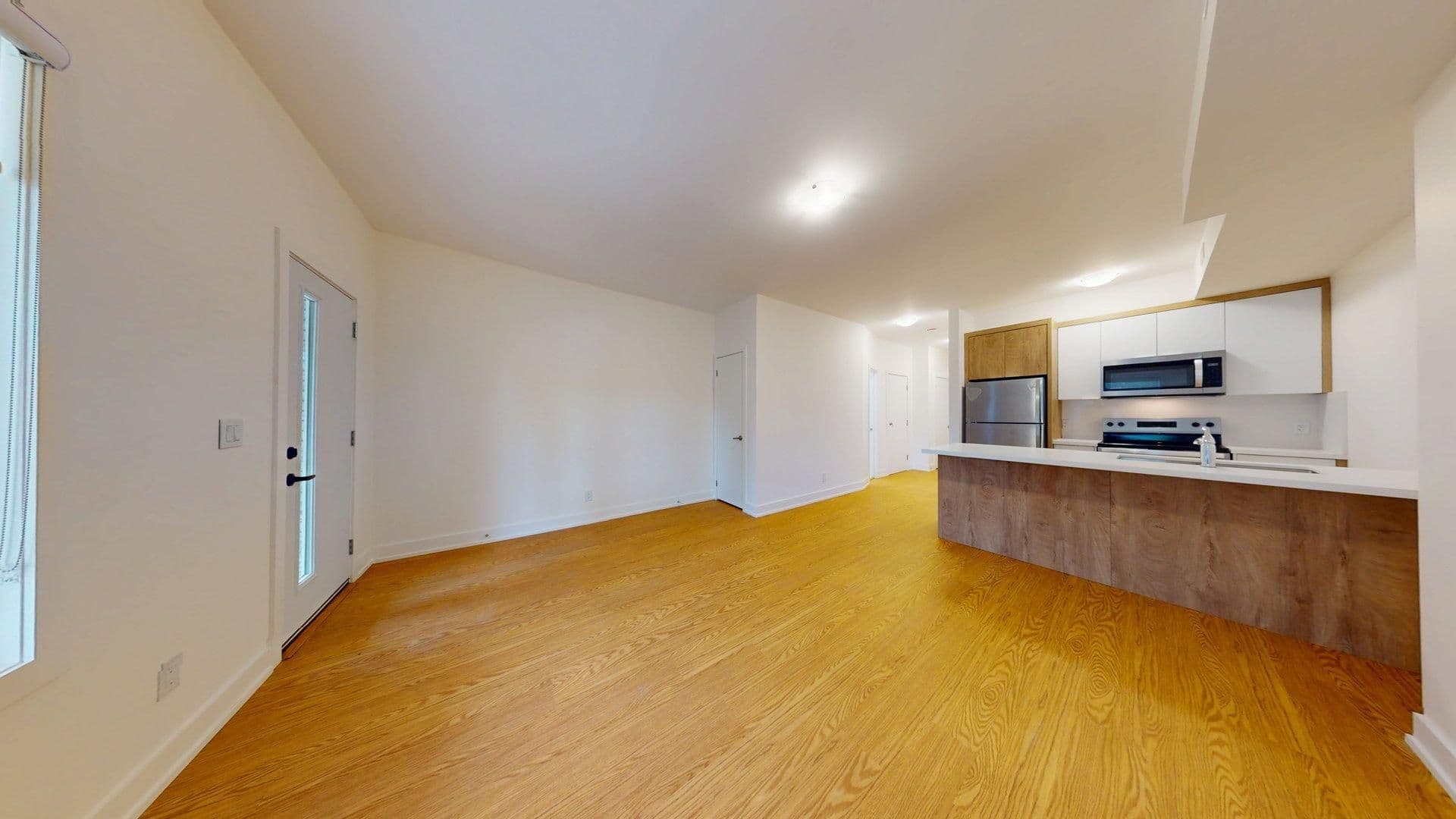 1089 Glencairn Avenue 2 (Main), Toronto W04, ON M6B 2B1