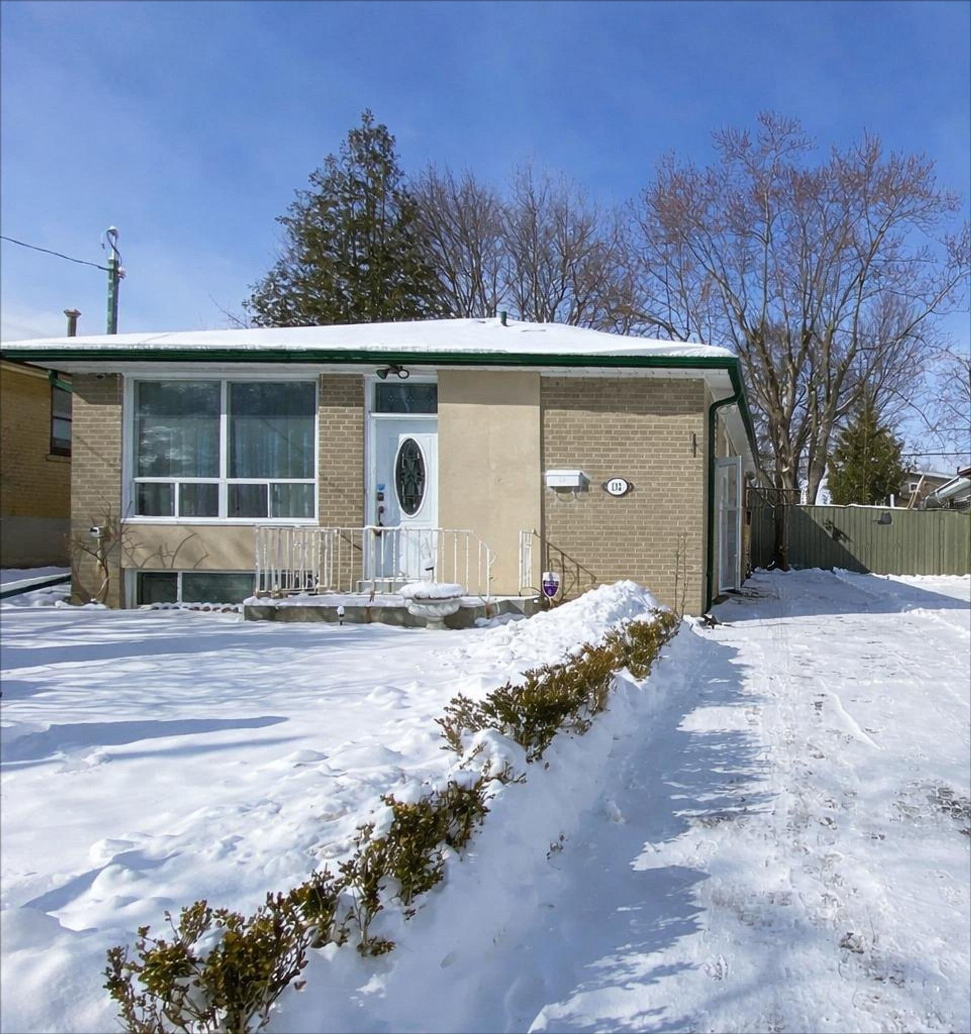 132 Porchester Drive, Toronto E09, ON M1J 2R7