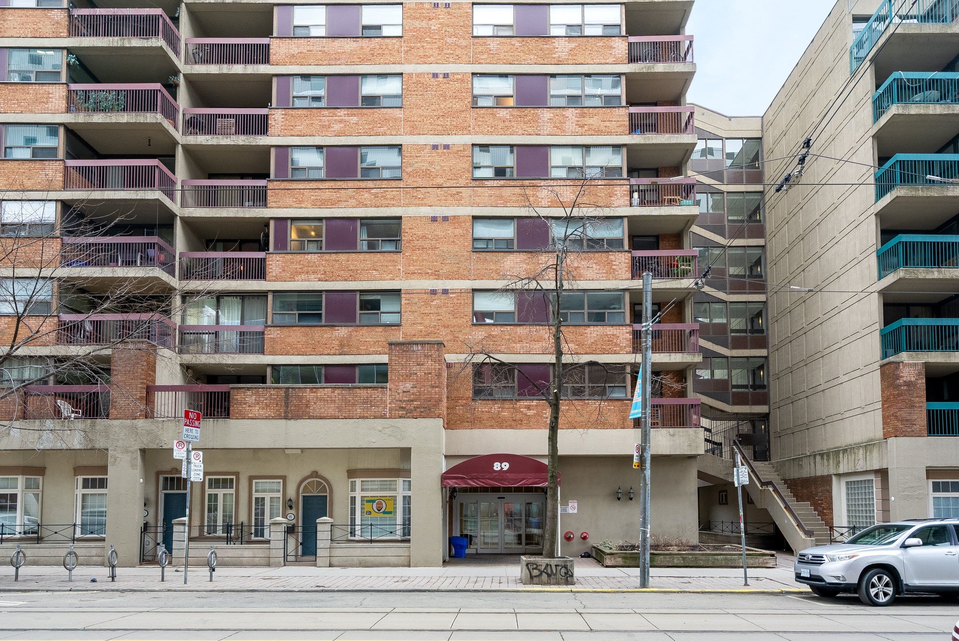 89 McCaul Street W 613, Toronto C01, ON M5T 2X3
