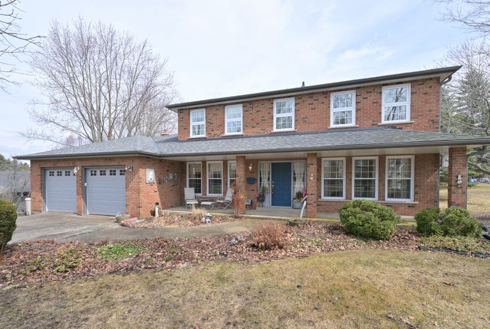 11 Lynda Avenue, Mono, ON L9W 1Z4