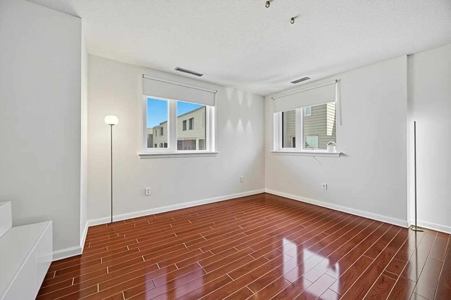 4005 Don Mills Road 345, Toronto C15, ON M2H 3J9