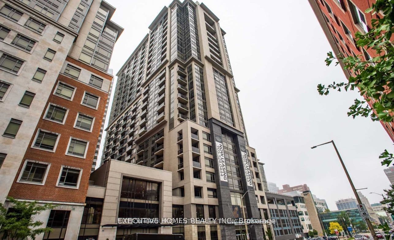 150 Main Street W 604, Hamilton, ON L8P 1H8