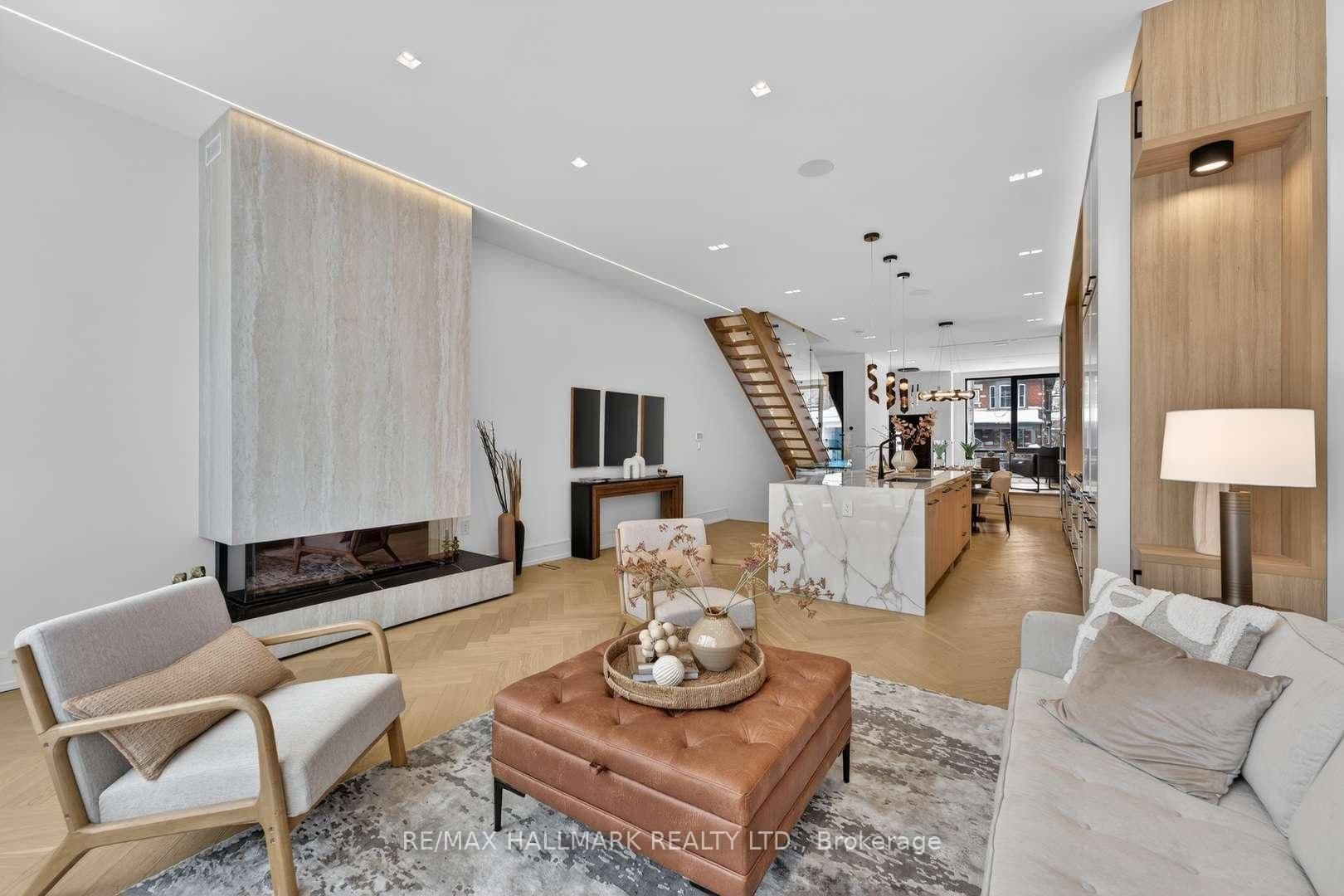 10 Wheeler Avenue, Toronto E02, ON M4L 3V2