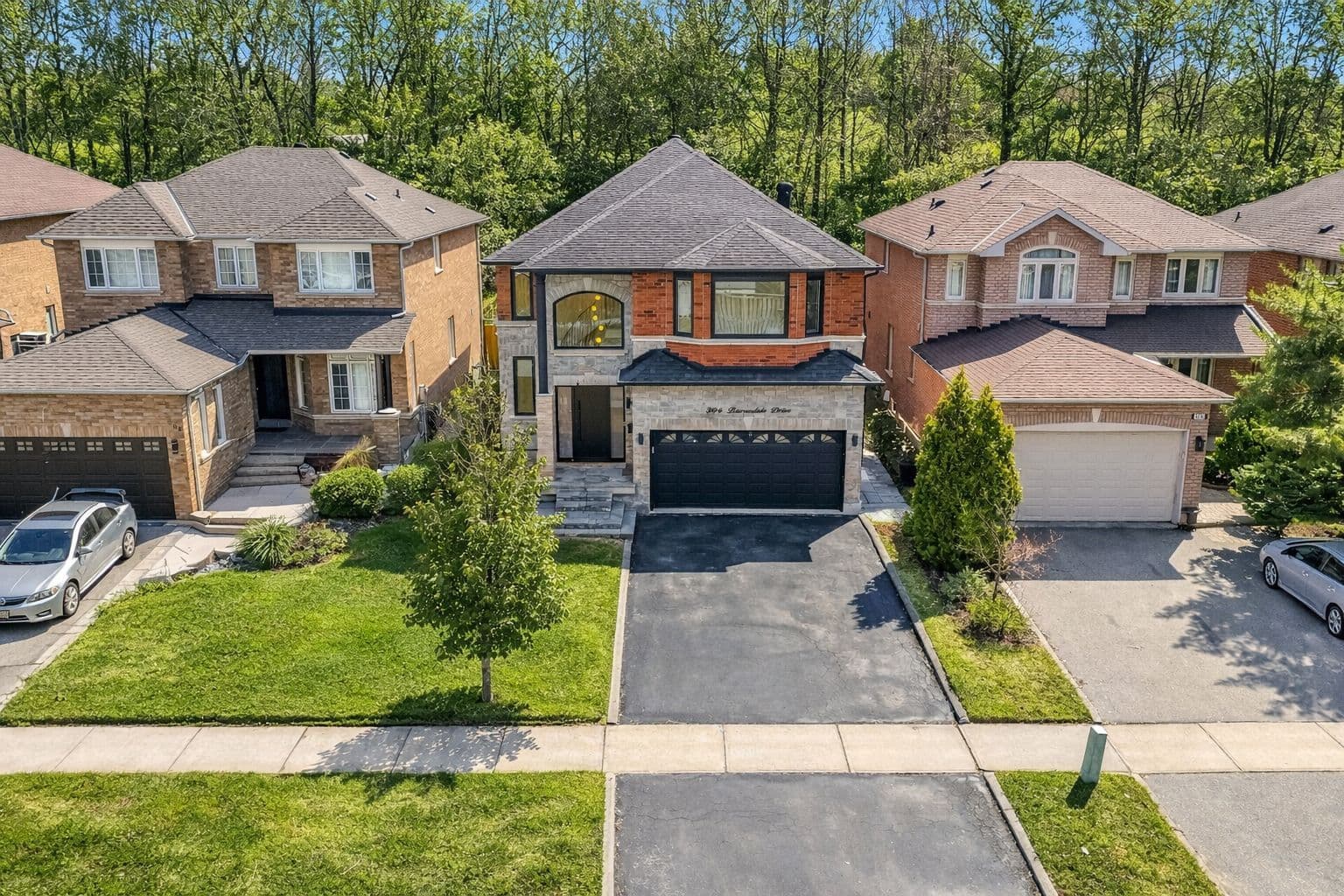 304 Barondale Drive, Mississauga, ON L4Z 3T7