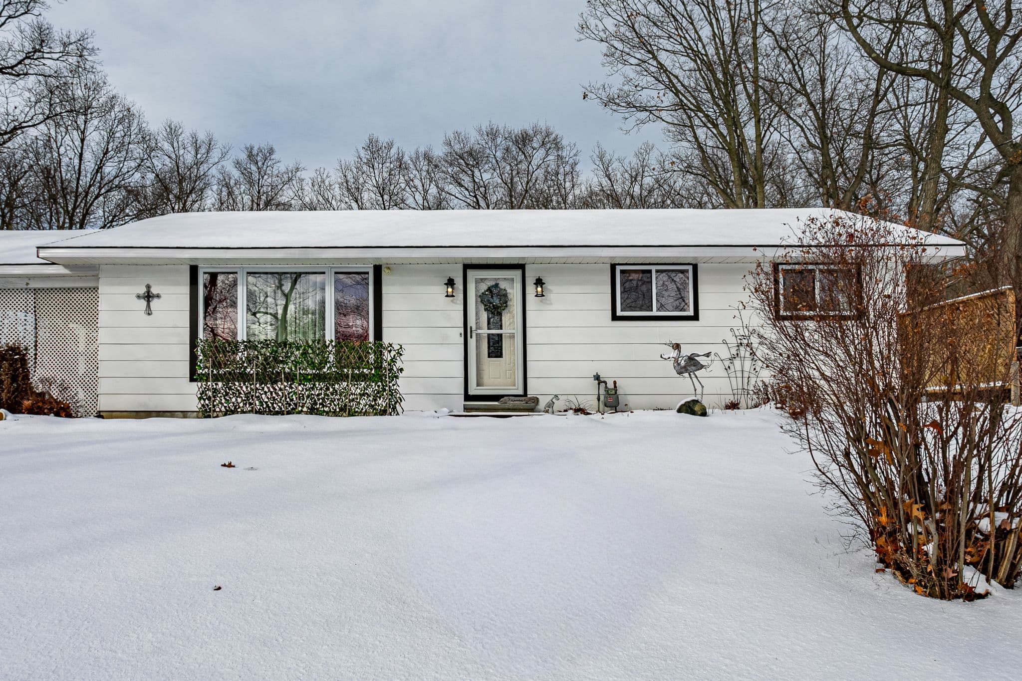 9716 Lakeshore Road, Lambton Shores, ON N0M 1T0