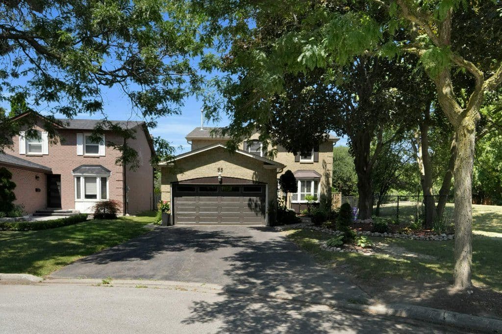 85 Colvin Crescent, Vaughan, ON L4J 2N7