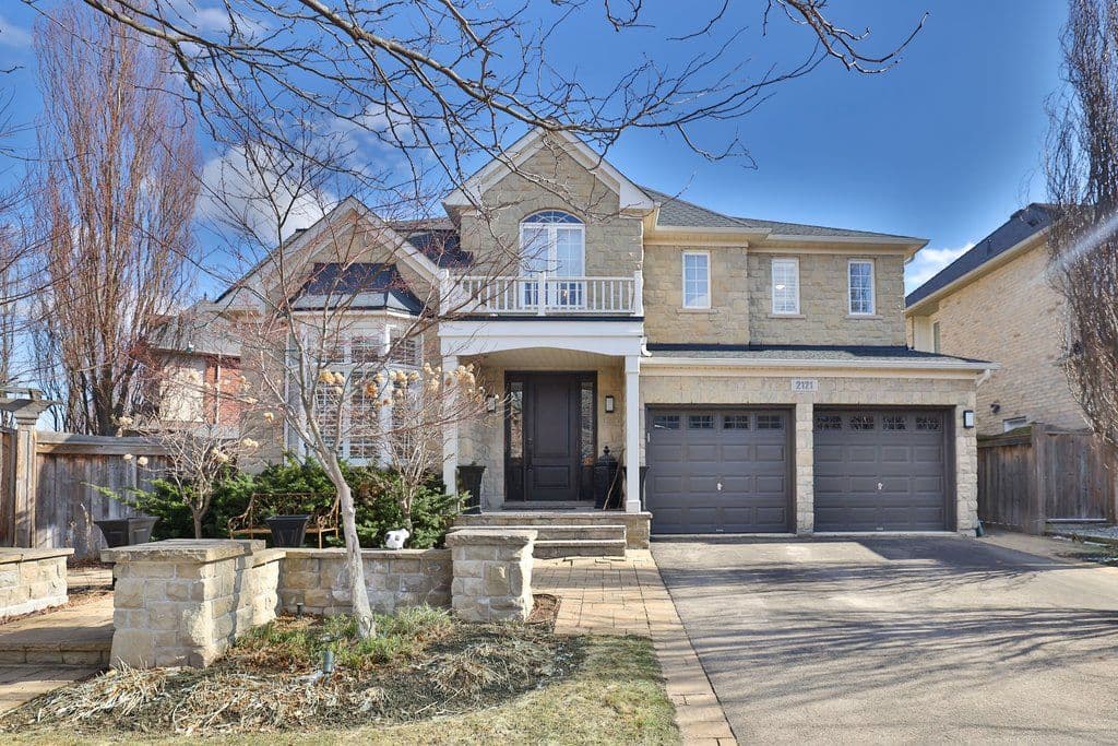 2121 Wildfel Way, Oakville, ON L6M 0E4