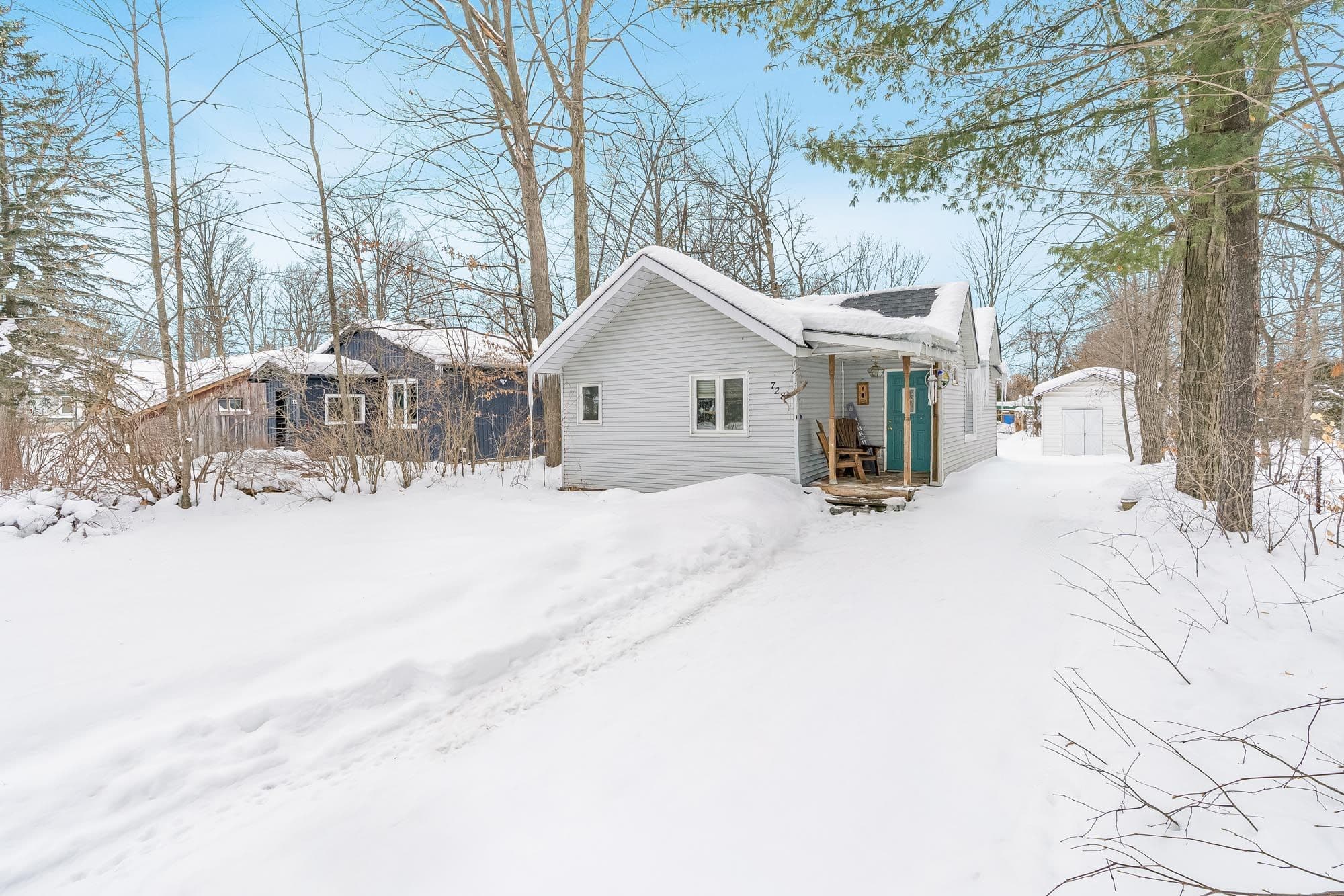 728 Hastings Avenue, Innisfil, ON L9S 1Z3