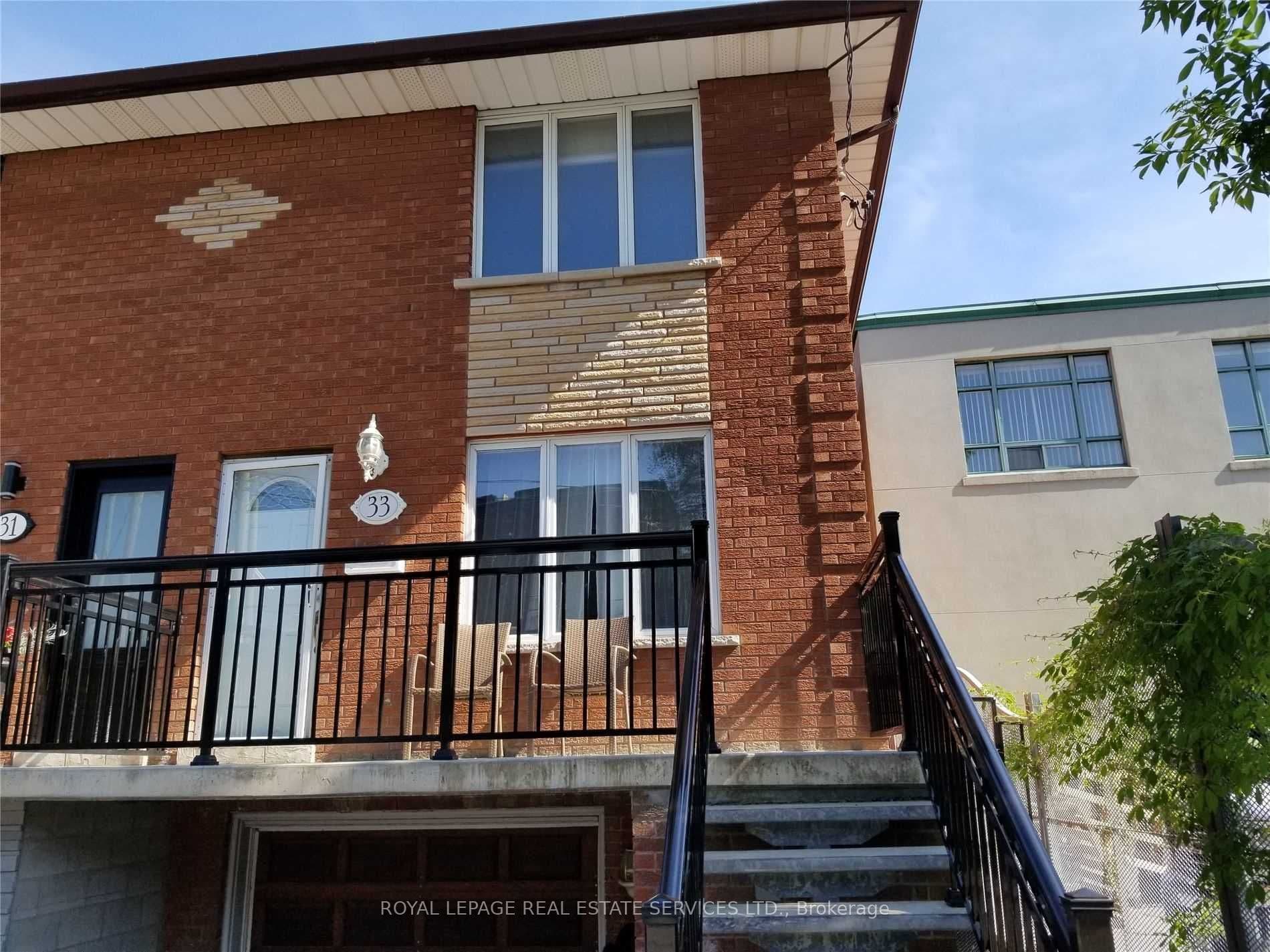 33 Mitchell Avenue Upper, Toronto C01, ON M6J 1C1