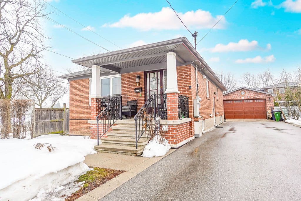 1 Norcross Road Lower, Toronto C06, ON M3H 2R3