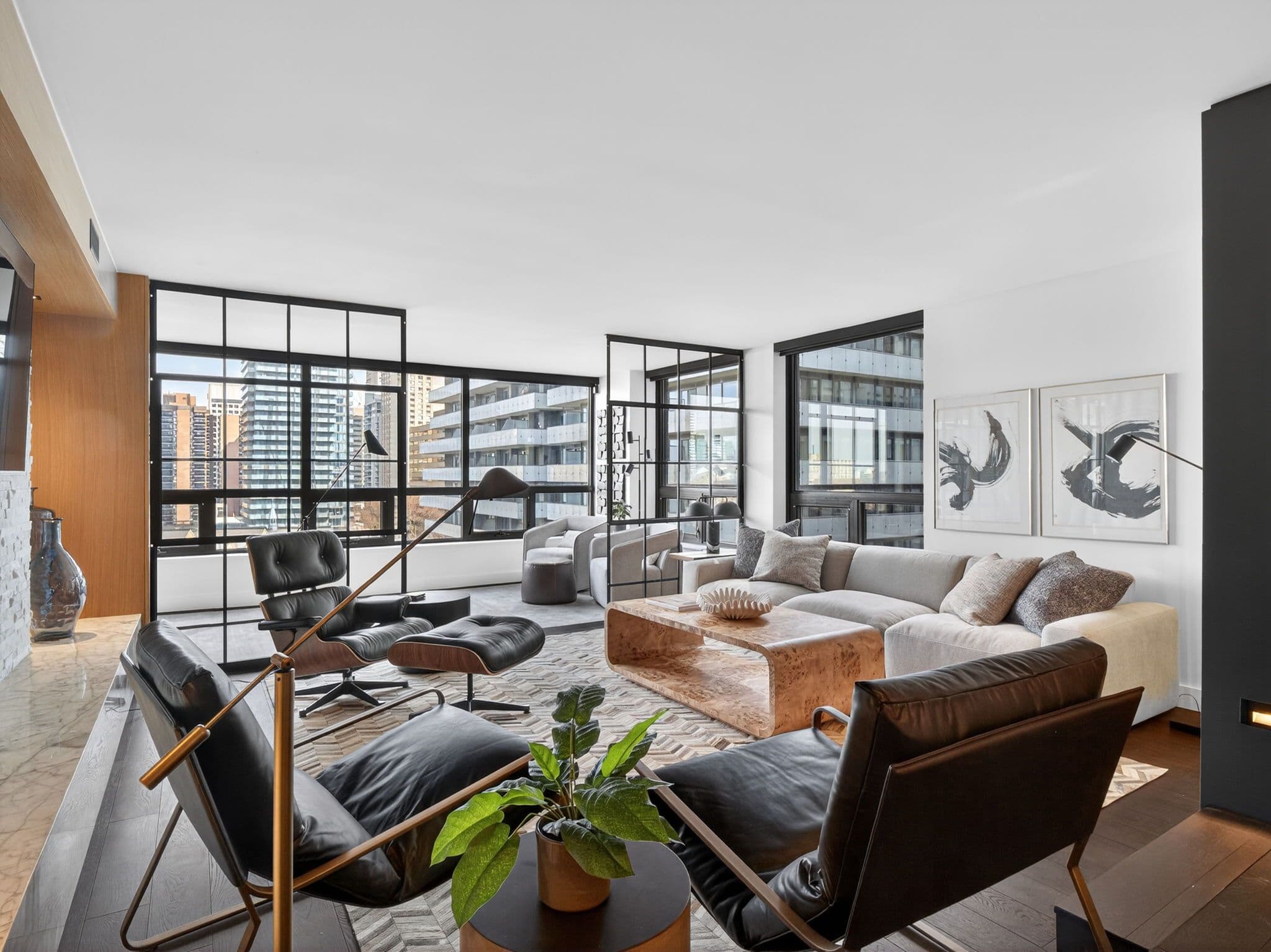 62 Wellesley Street W 1402, Toronto C01, ON M5S 2X3