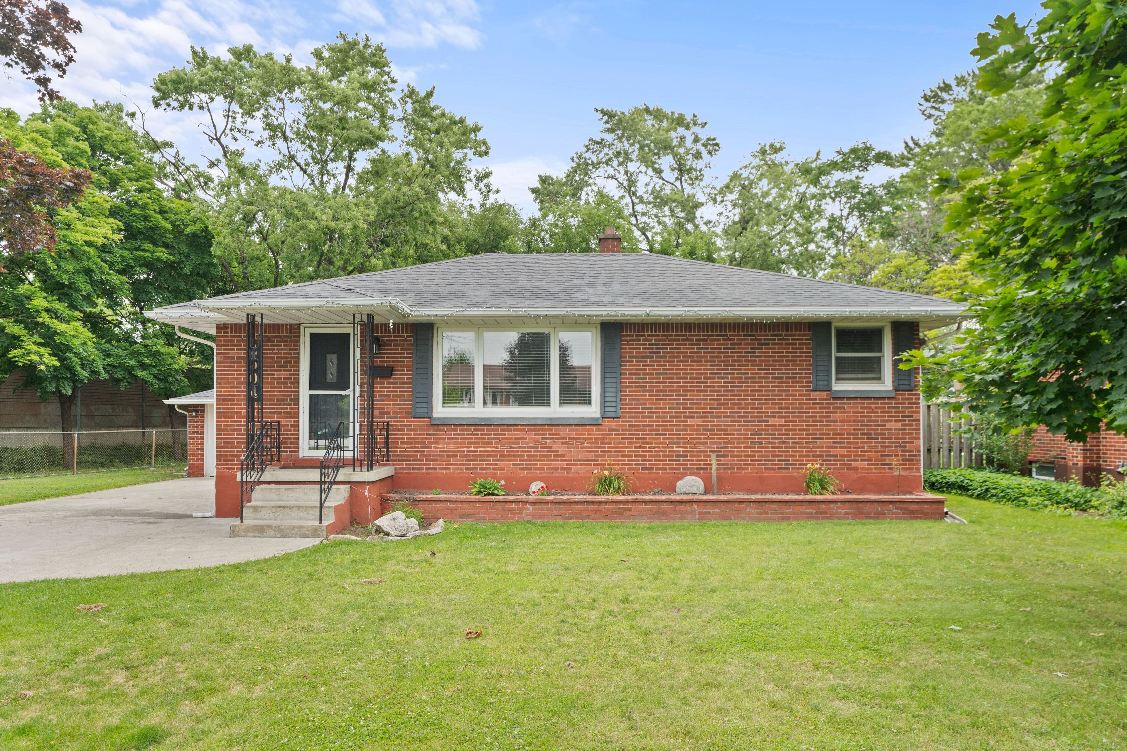 2504 Askin Avenue, Windsor, ON N9E 3H7