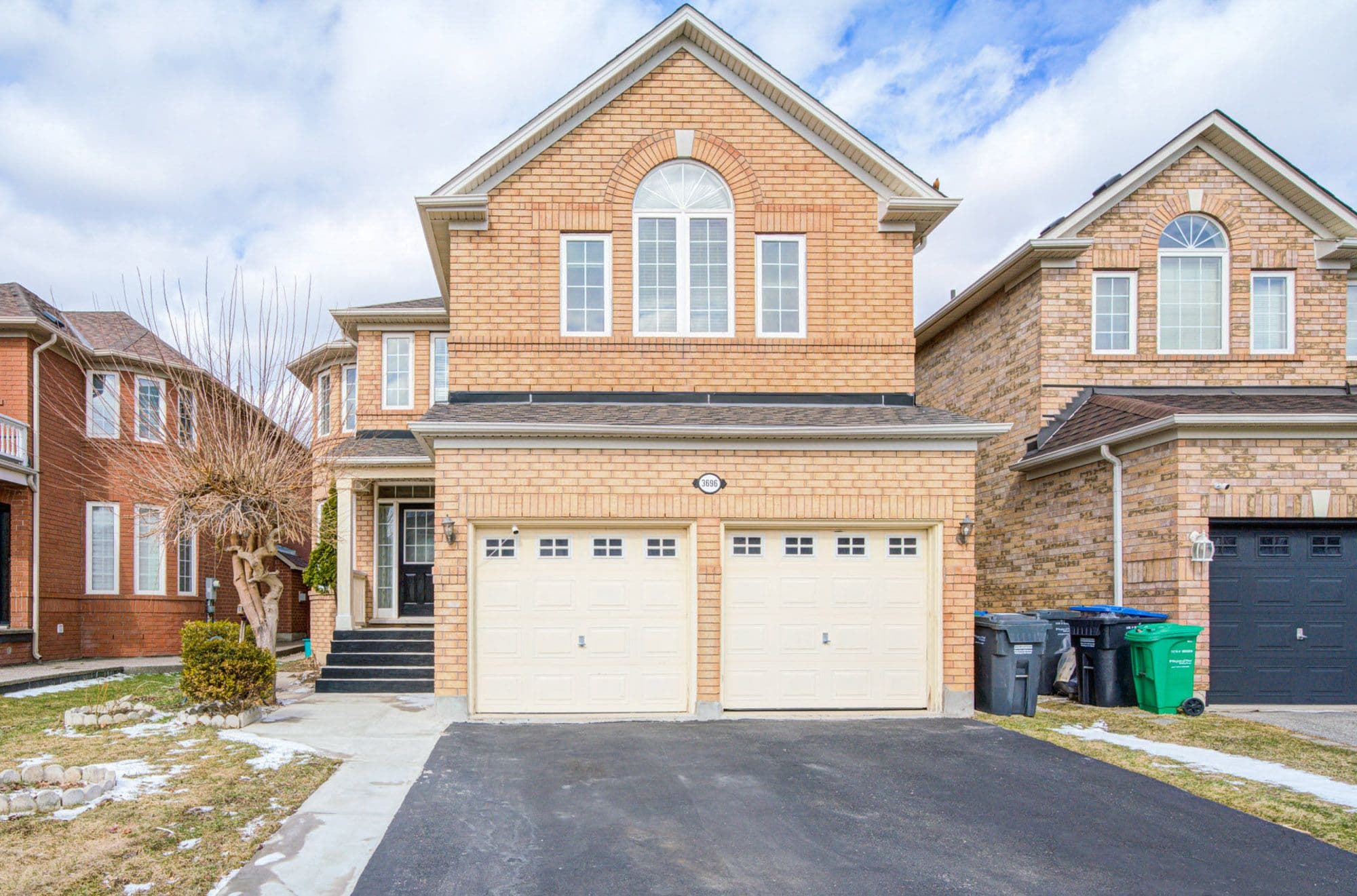 3696 Waterfall Crescent, Mississauga, ON L5N 8G8