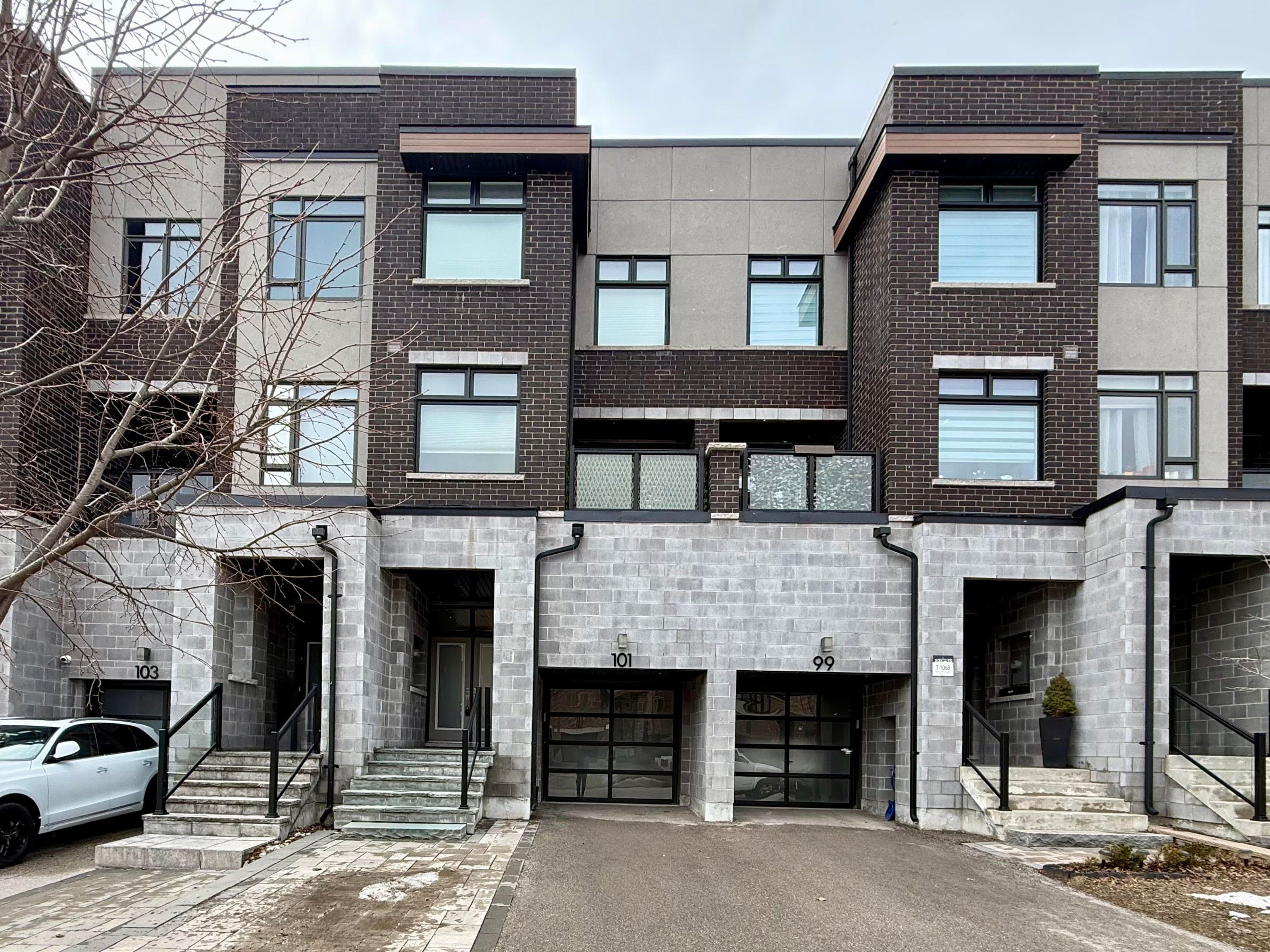 101 Glengarry Crescent, Vaughan, ON L6A 4Z5