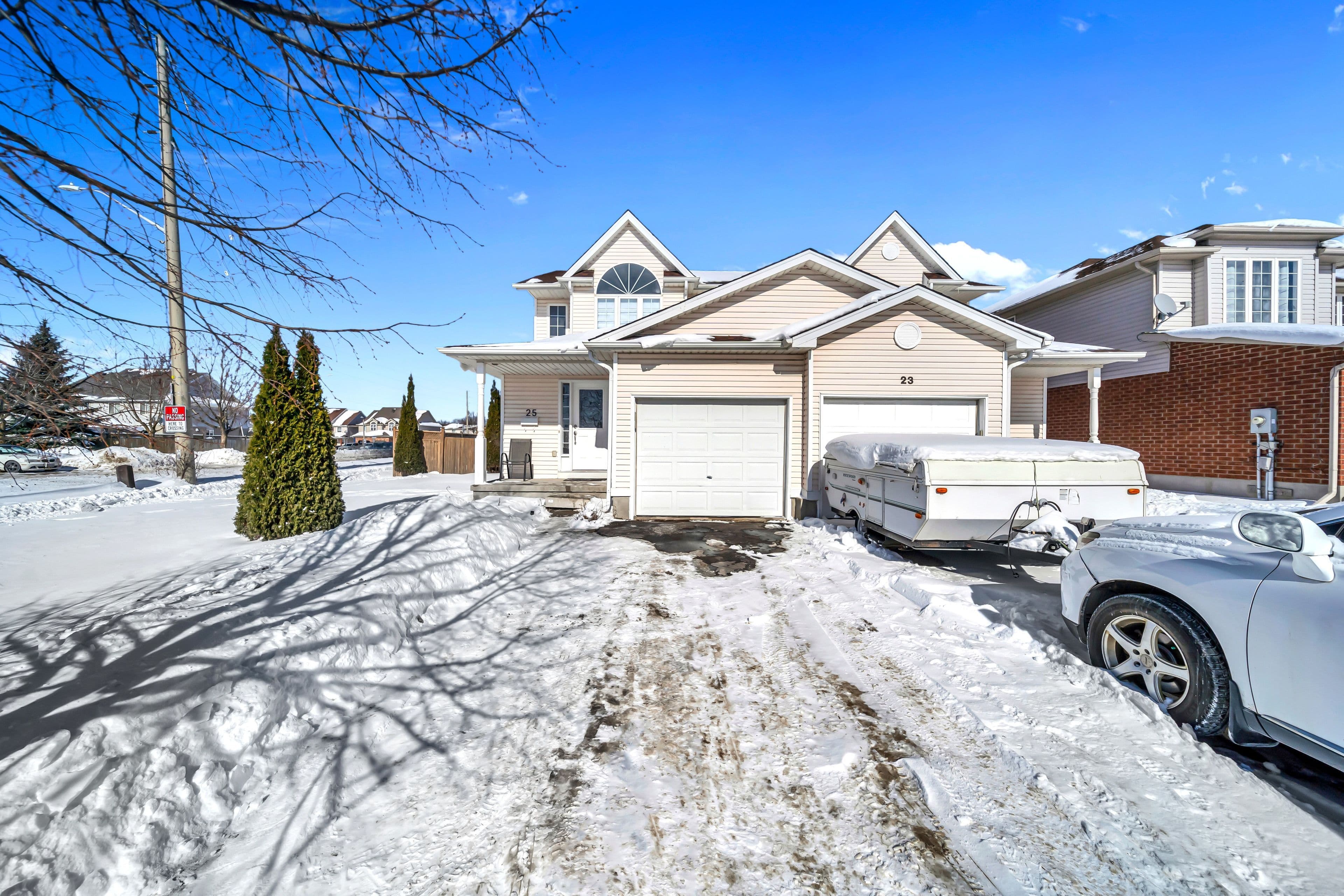 25 Breesegarden Lane, Guelph, ON N1E 7H1