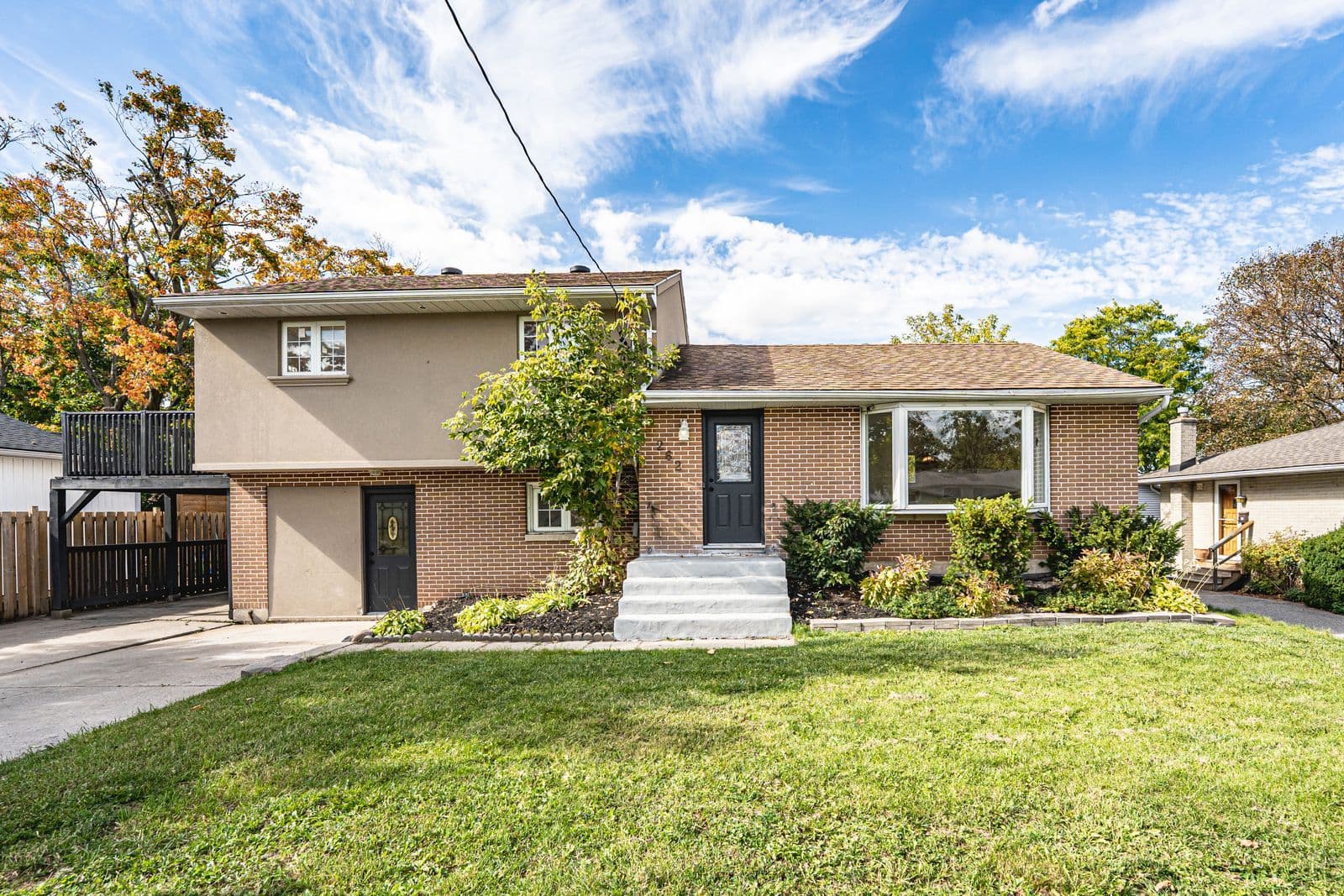 262 Duckworth Street, Barrie, ON L4M 3X2