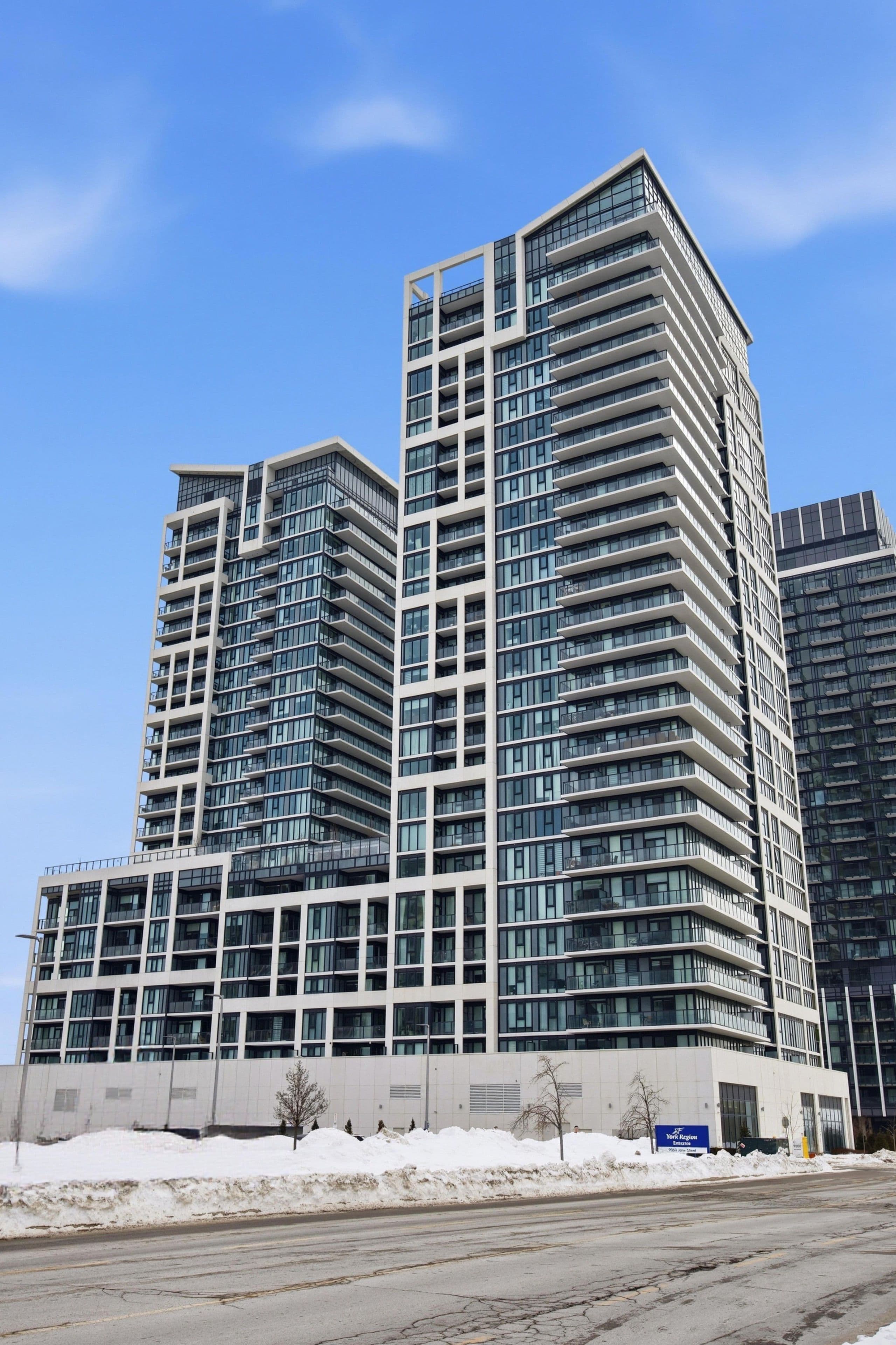 9000 Jane Street 1623, Vaughan, ON L4K 0M6