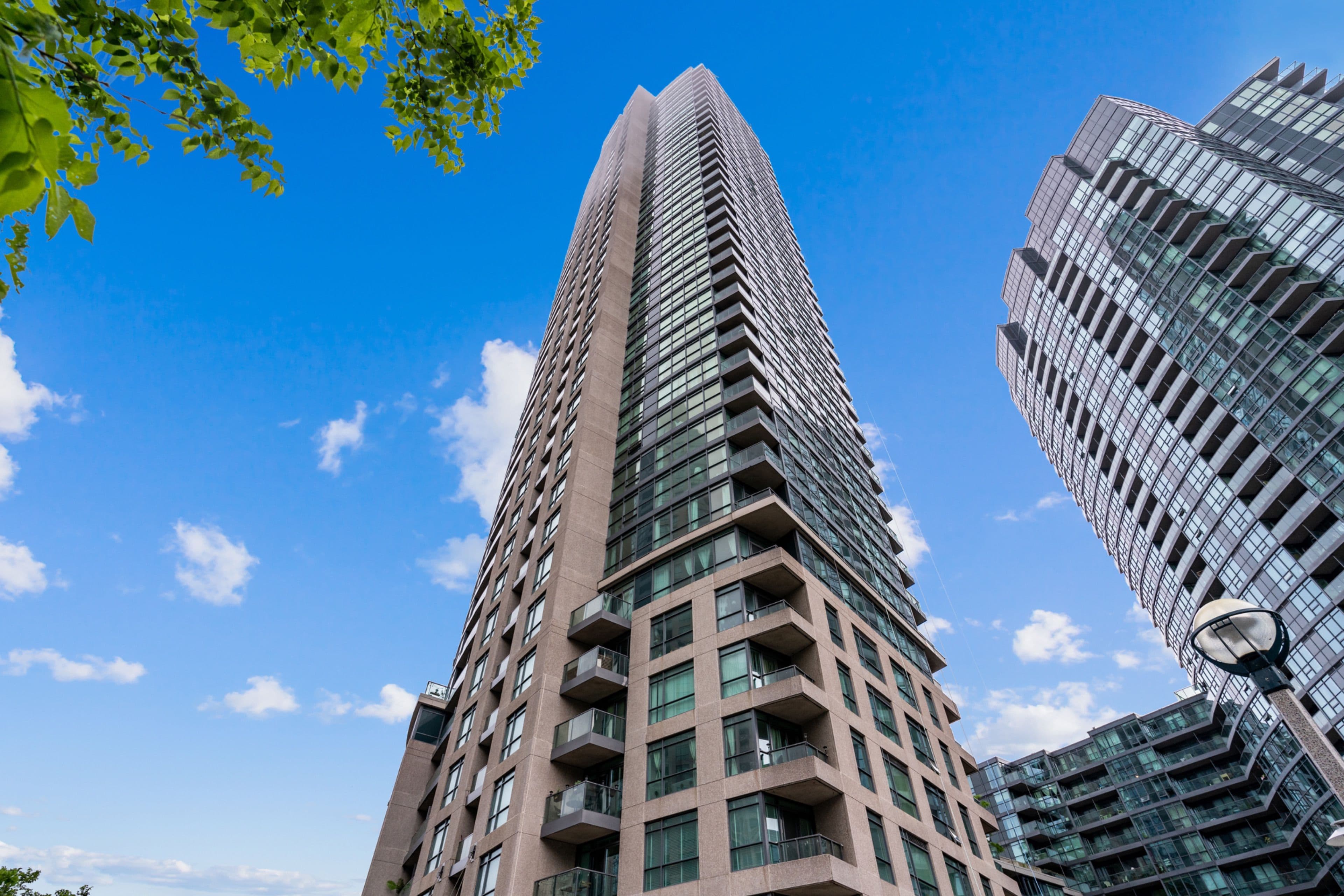 219 Fort York Boulevard 703, Toronto C01, ON M5V 1B1