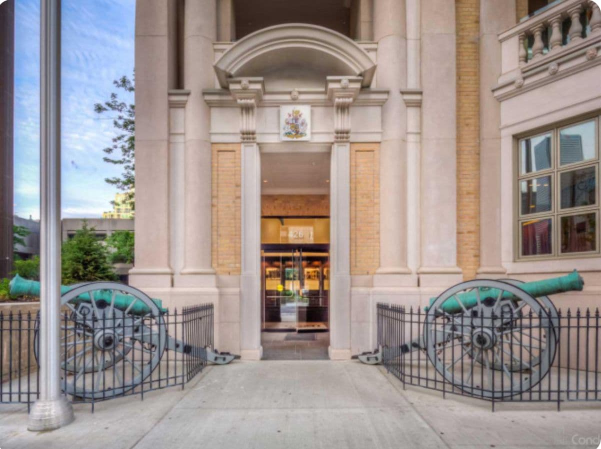 426 University Avenue 2703, Toronto C01, ON M5G 1S9