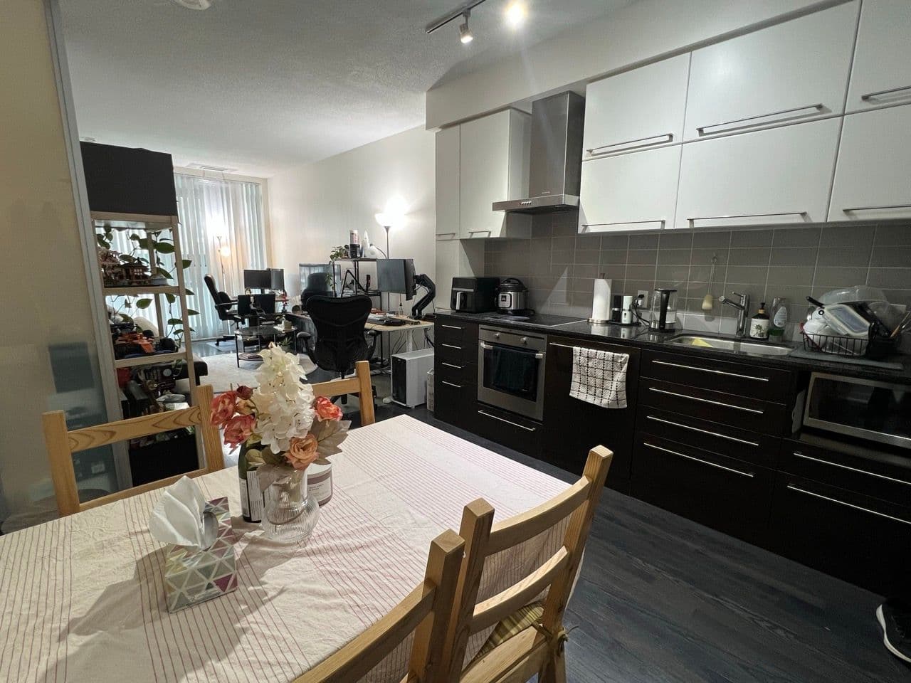 770 Bay Street 308, Toronto C01, ON M5G 1N6