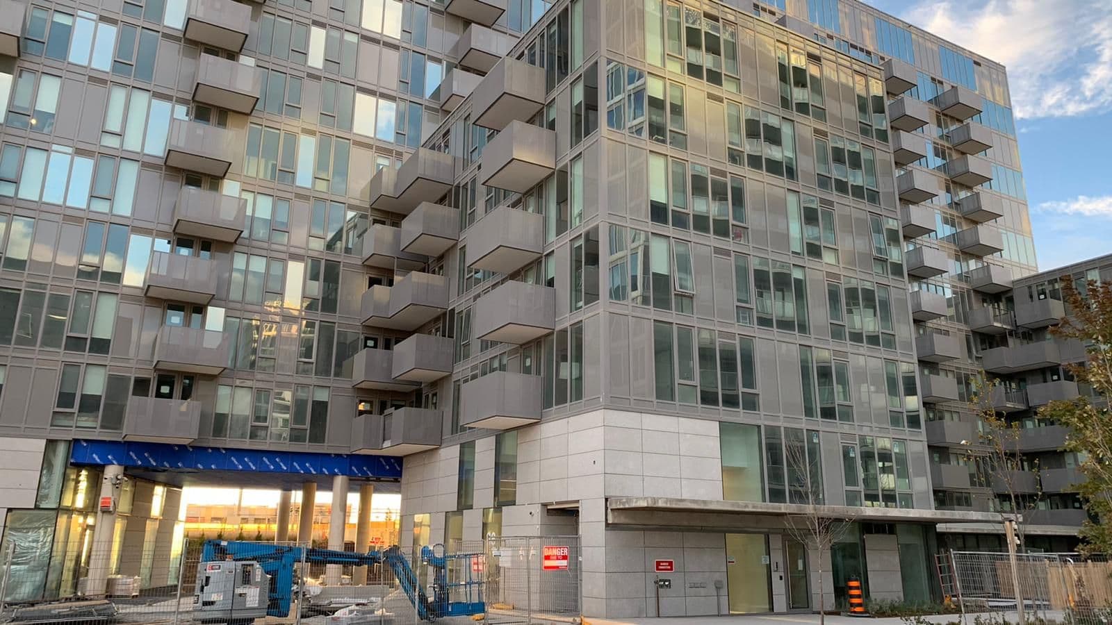 38 Monte kwinter Court 811, Toronto C06, ON M3H 0E2