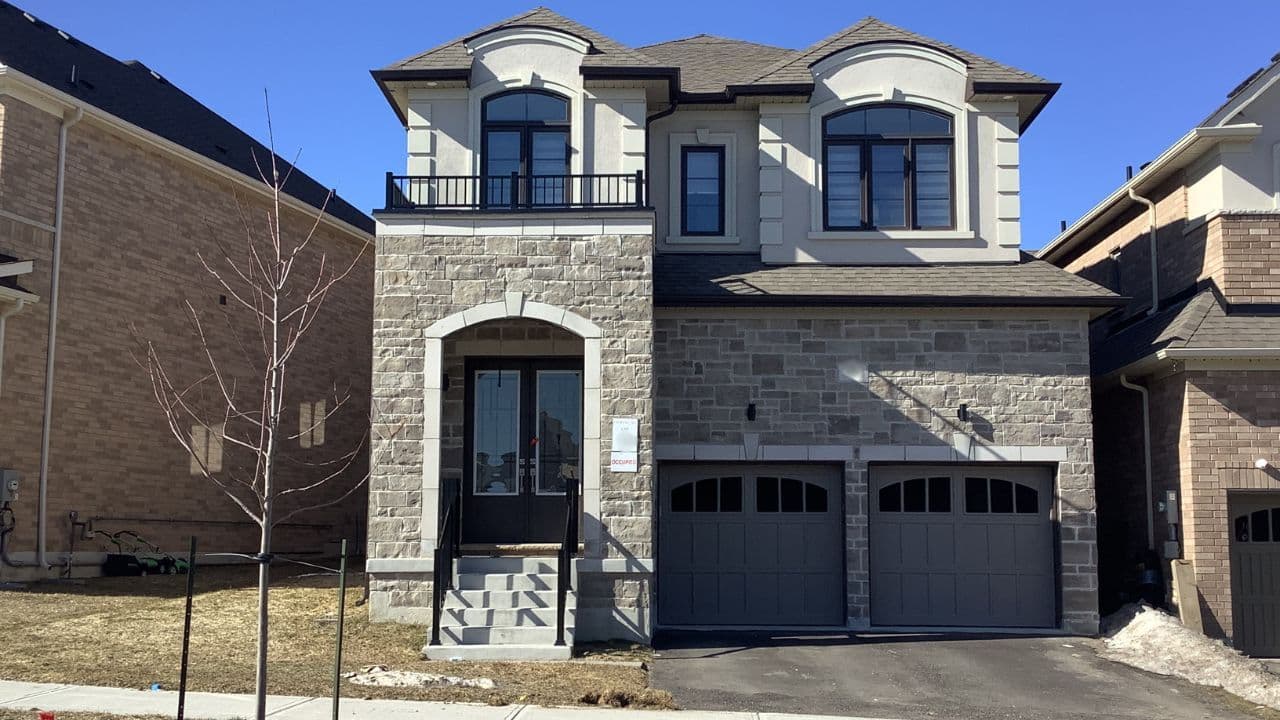 14 Connell Drive Upper, Georgina, ON L4P 0J4