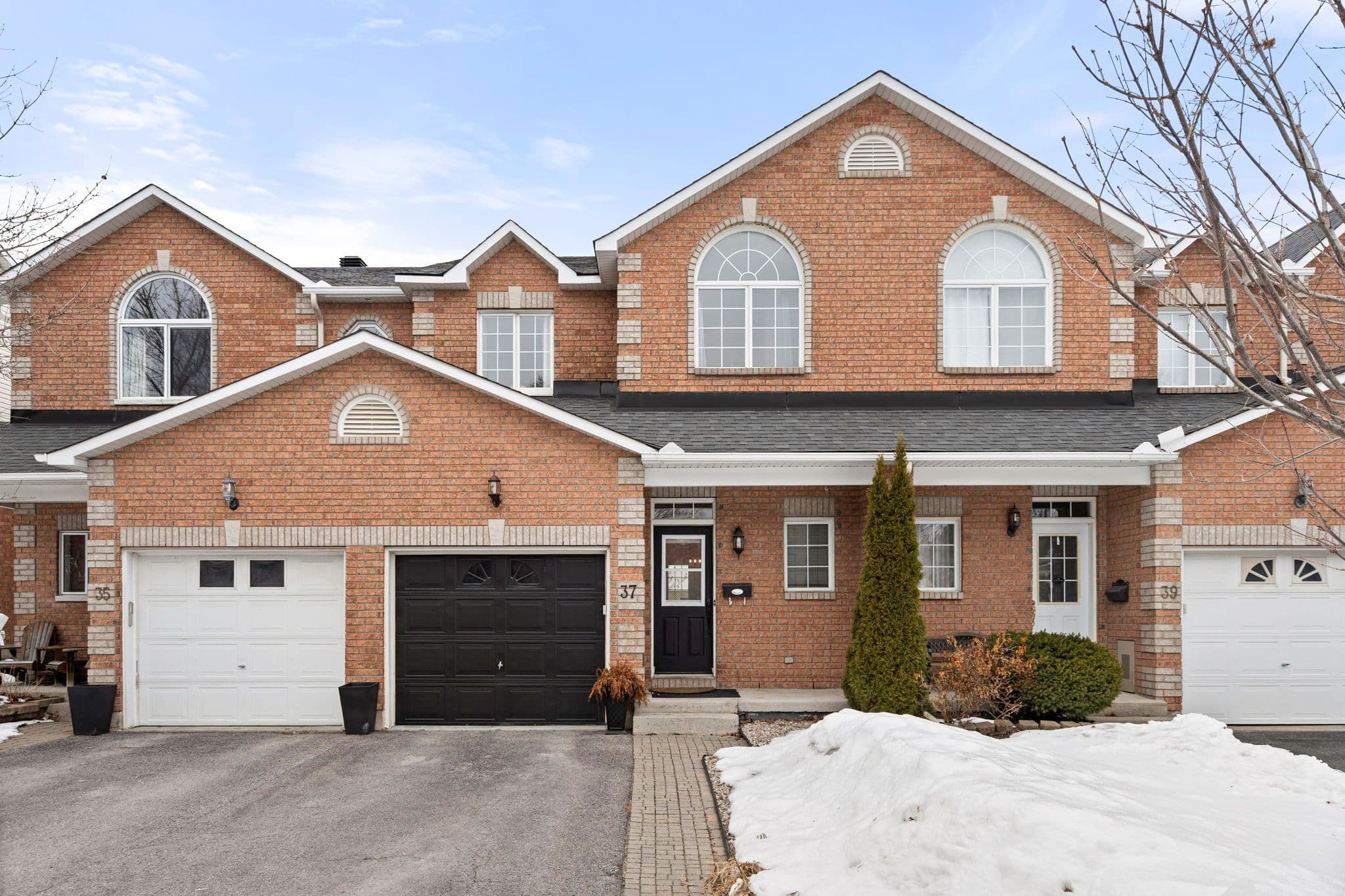 37 Laumann Court, Stittsville - Munster - Richmond, ON K2S 1V9