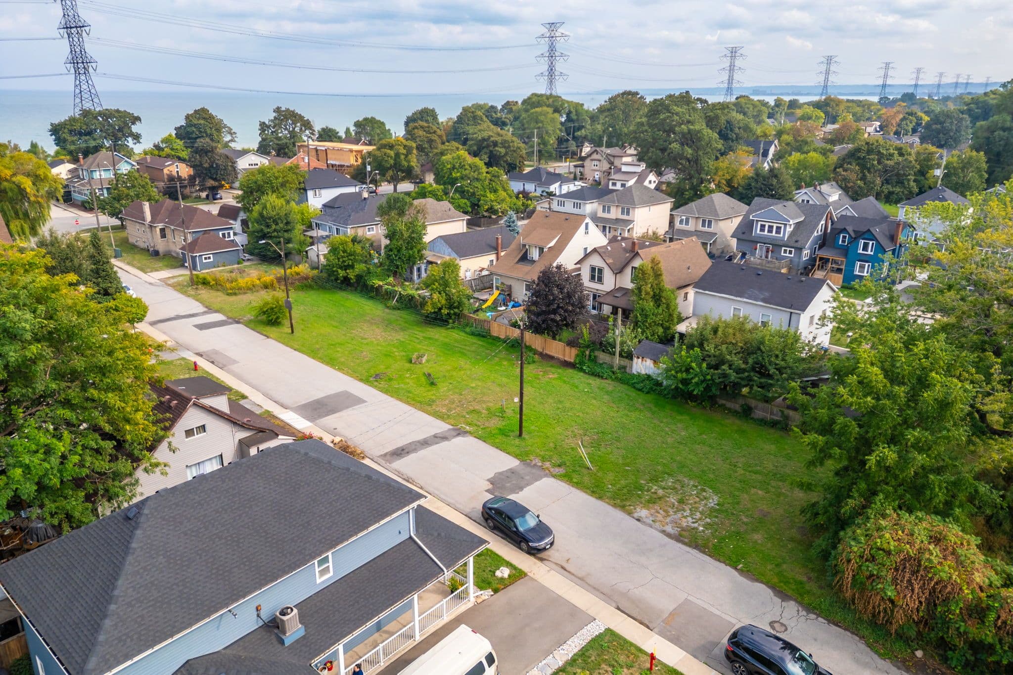 10 KNAPMANS Drive, Hamilton, ON L8H 7E8