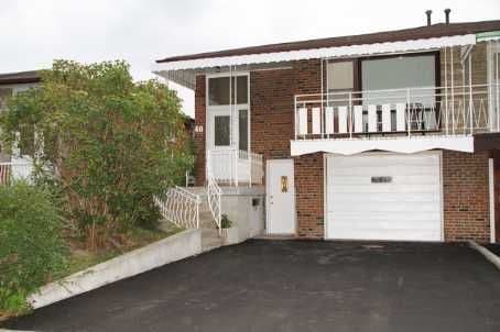 40 Futura Drive Upper, Toronto W05, ON M3N 2L7