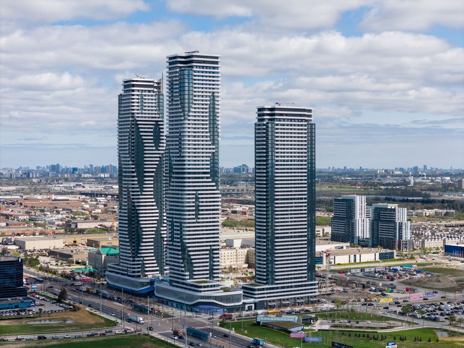 225 Commerce Street 3501, Vaughan, ON L4K 0R1