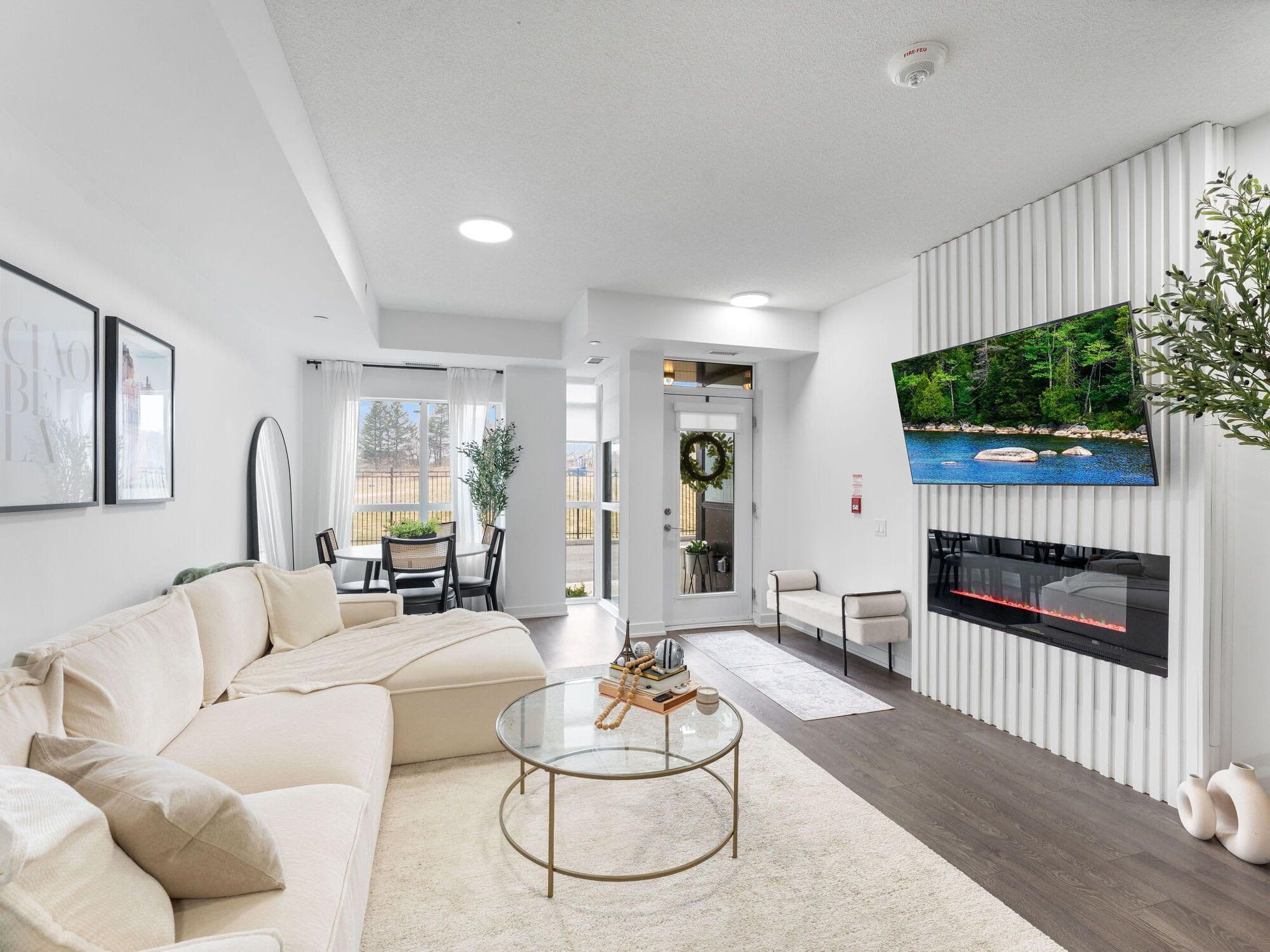 251 Manitoba Street S 132, Toronto W06, ON M8Y 0C7