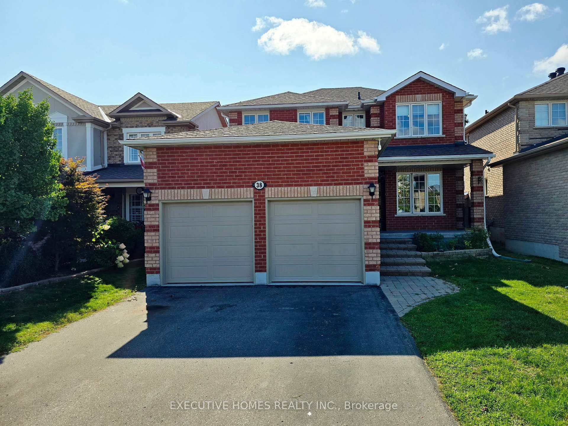 38 Sherwood Court, Barrie, ON L4N 9V1