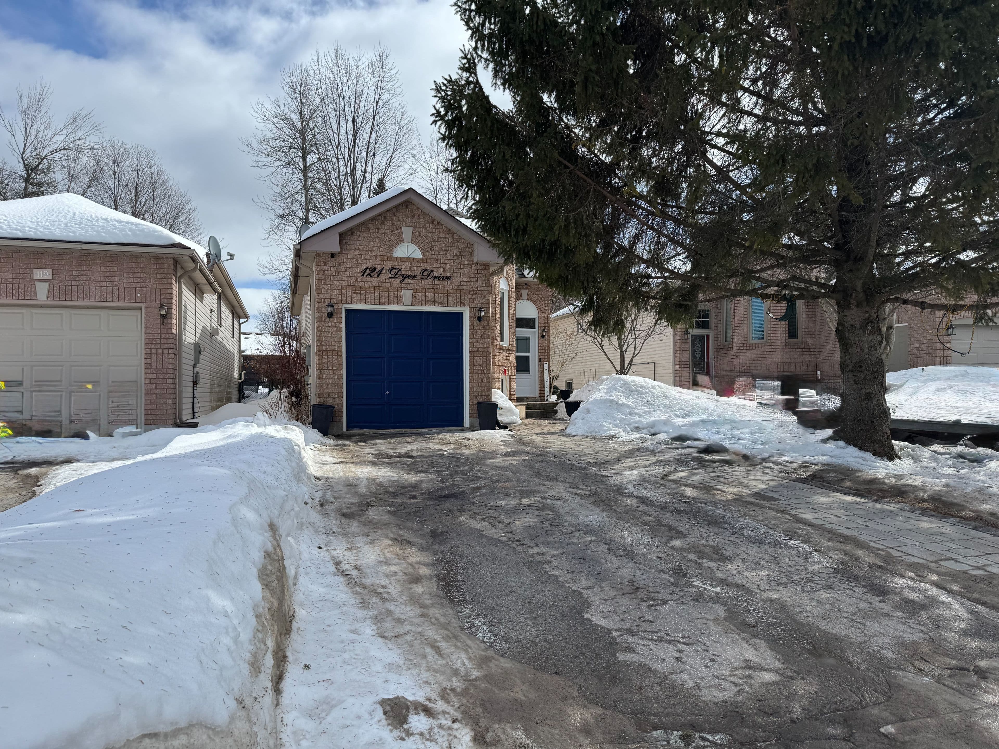 121 Dyer Drive, Wasaga Beach, ON L9Z 1M1