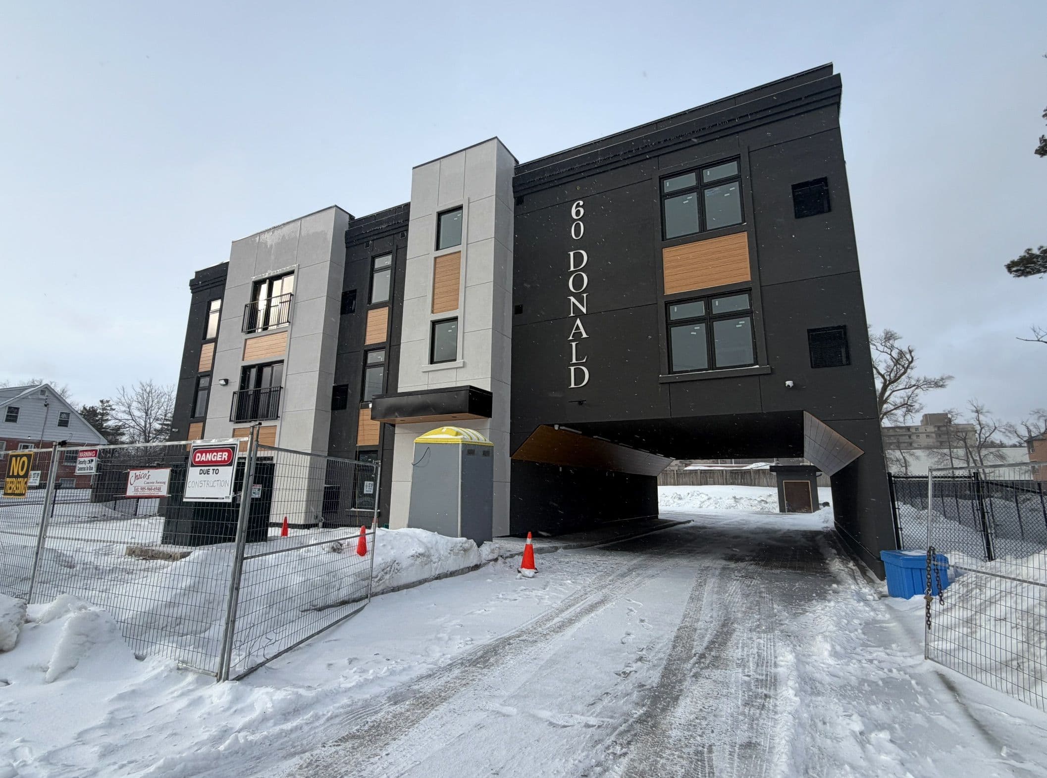 60 Donald Street 201, Barrie, ON L4N 1E3